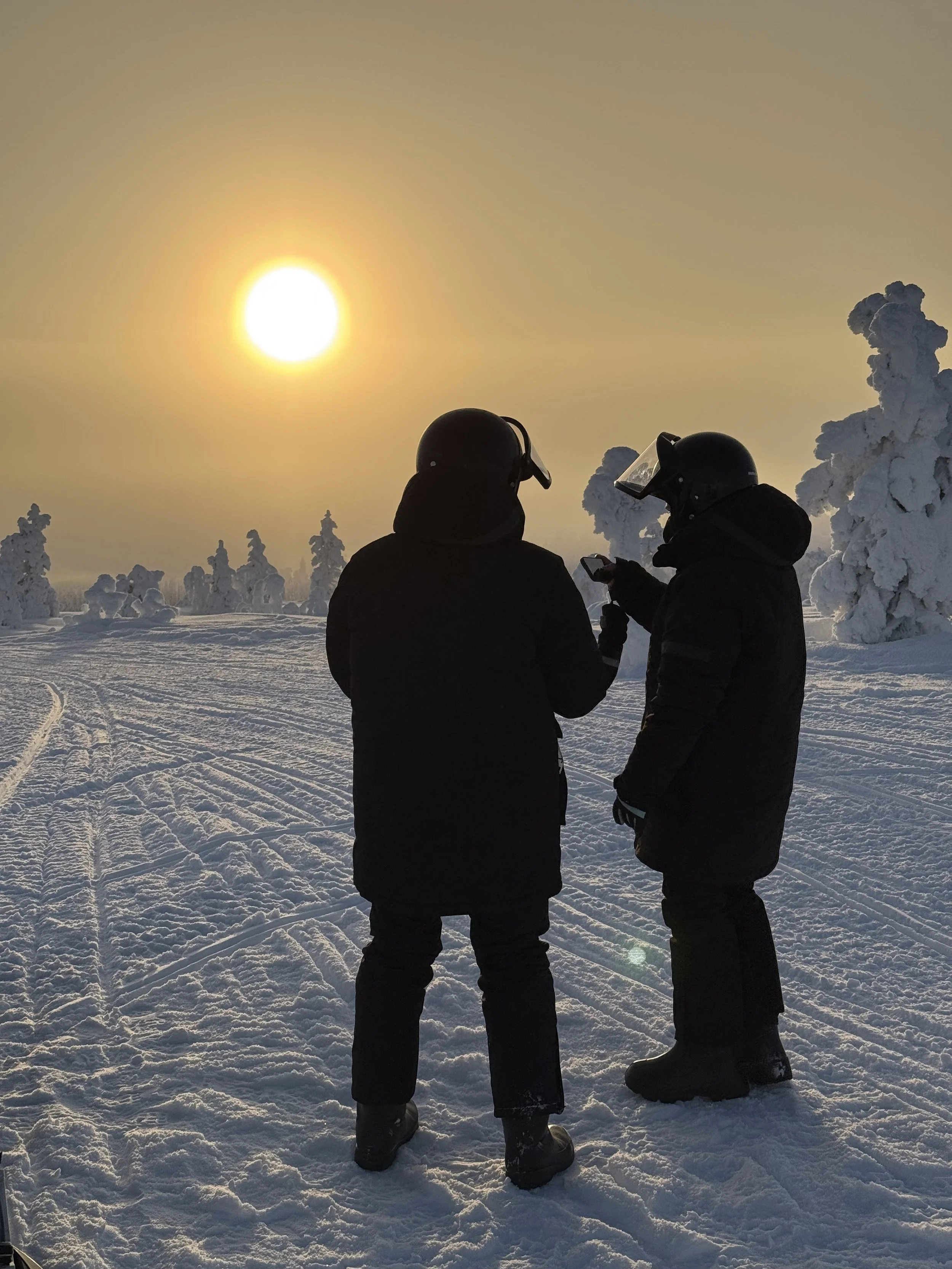 What to Wear Snowmobiling in Lapland: A Guide for −10°C to −30°C