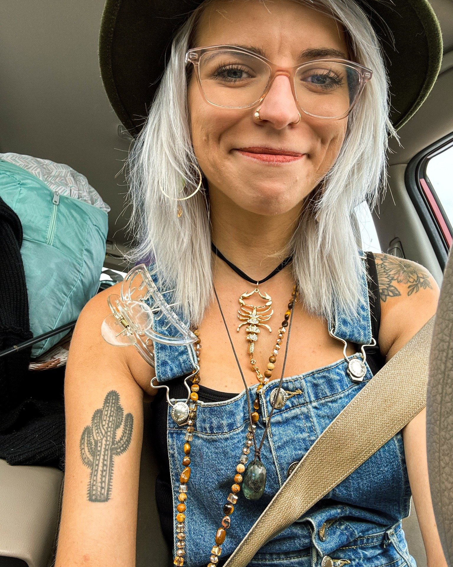 The satisfied face of a girl who finished filling a car to the brim with a trillion fragile things safely. Feels like maybe the hundredth time this summer? (wait it's not summer anymore 😂) hahah but anyway, It was another wonderfully amazing, crazy 