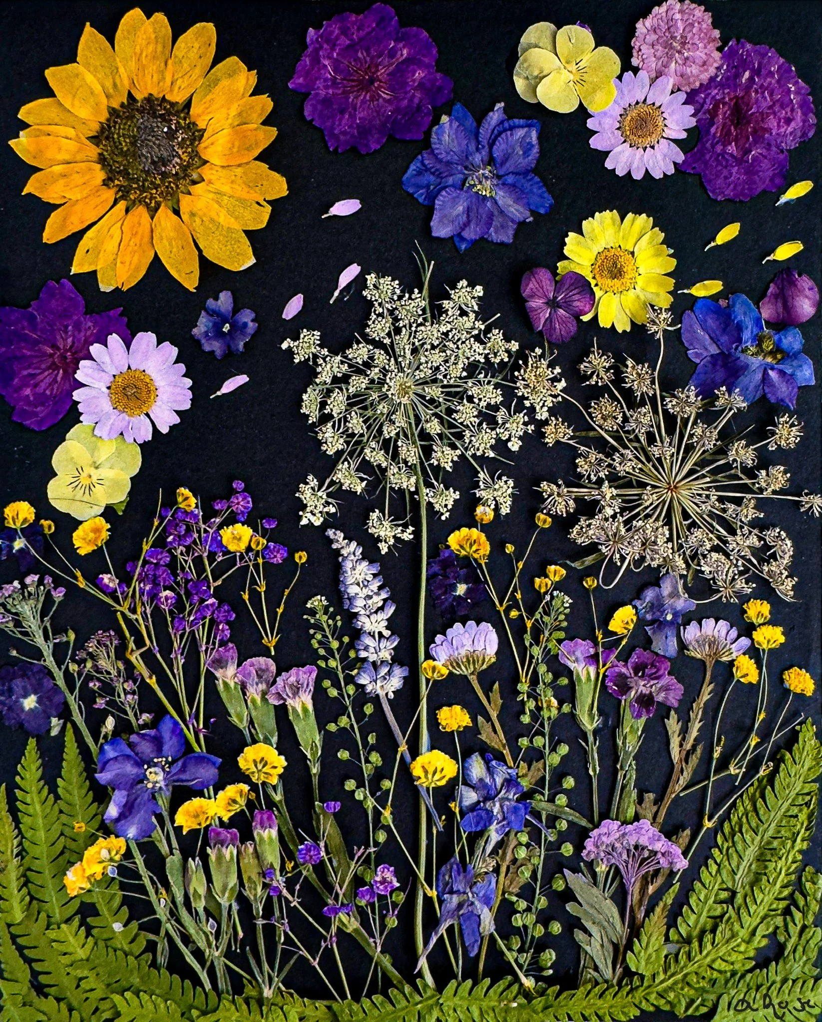 Been real busy with events and wanted to drop one of my new designs here! 🌻🌿&hearts;