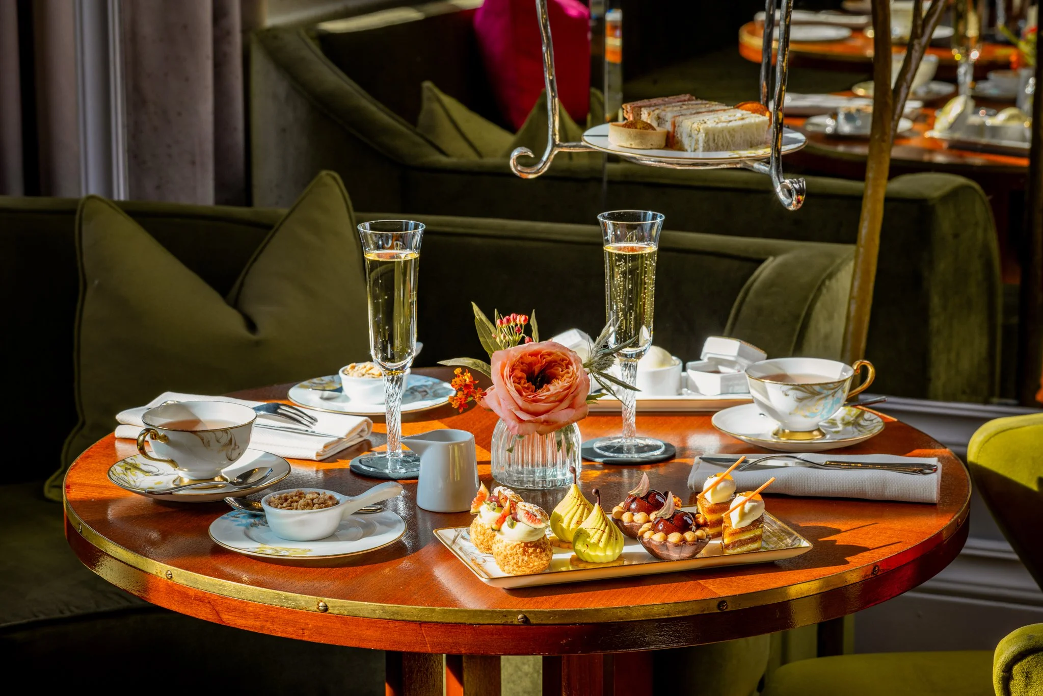 London-Dine-Rosebery-Afternoon-Tea-British-Countryside.jpg