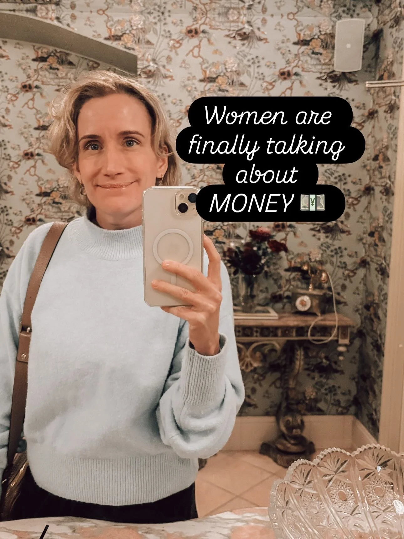 Omg I have loved the energy of Giraffe this month 🦒 Women are finally talking about MONEY 💰 They sit on my chair with a warm cup of coffee in their hands ☕️ look up at the rooftop view framed by the window 🌤️ and say with so much conviction:
✨I wa