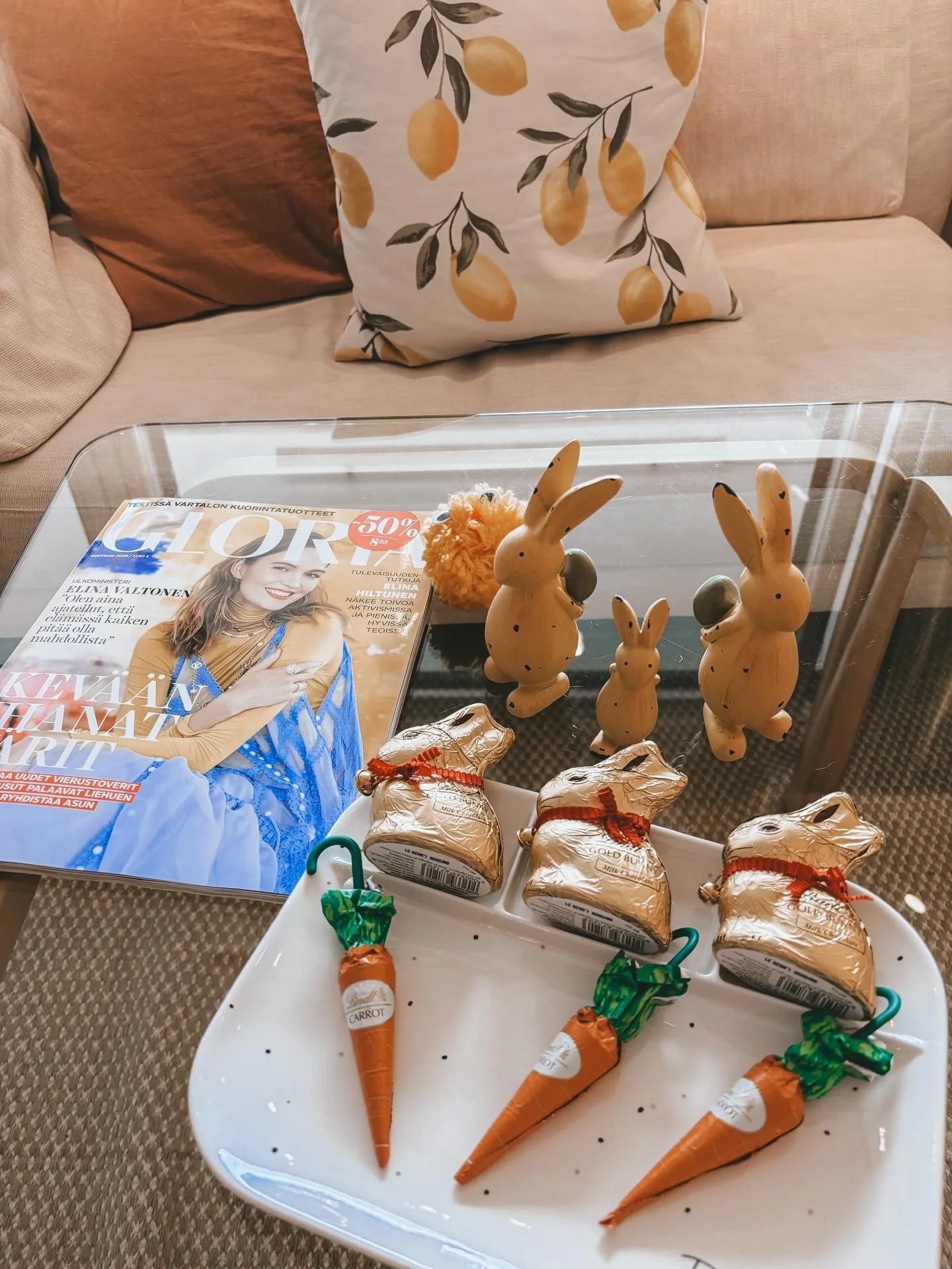 Omg selvitty p&auml;&auml;si&auml;iseen! 😅💛🐣 Maaliskuu oli aivan mielet&ouml;n kuukausi! Giraffe Circle teki oman myynti- ja luomisenn&auml;tyksen! &hellip; ja NYT tuntuu t&auml;rke&auml;lt&auml; oikeasti pys&auml;hty&auml; huomaamaan se 🙏🏻🦒💛 