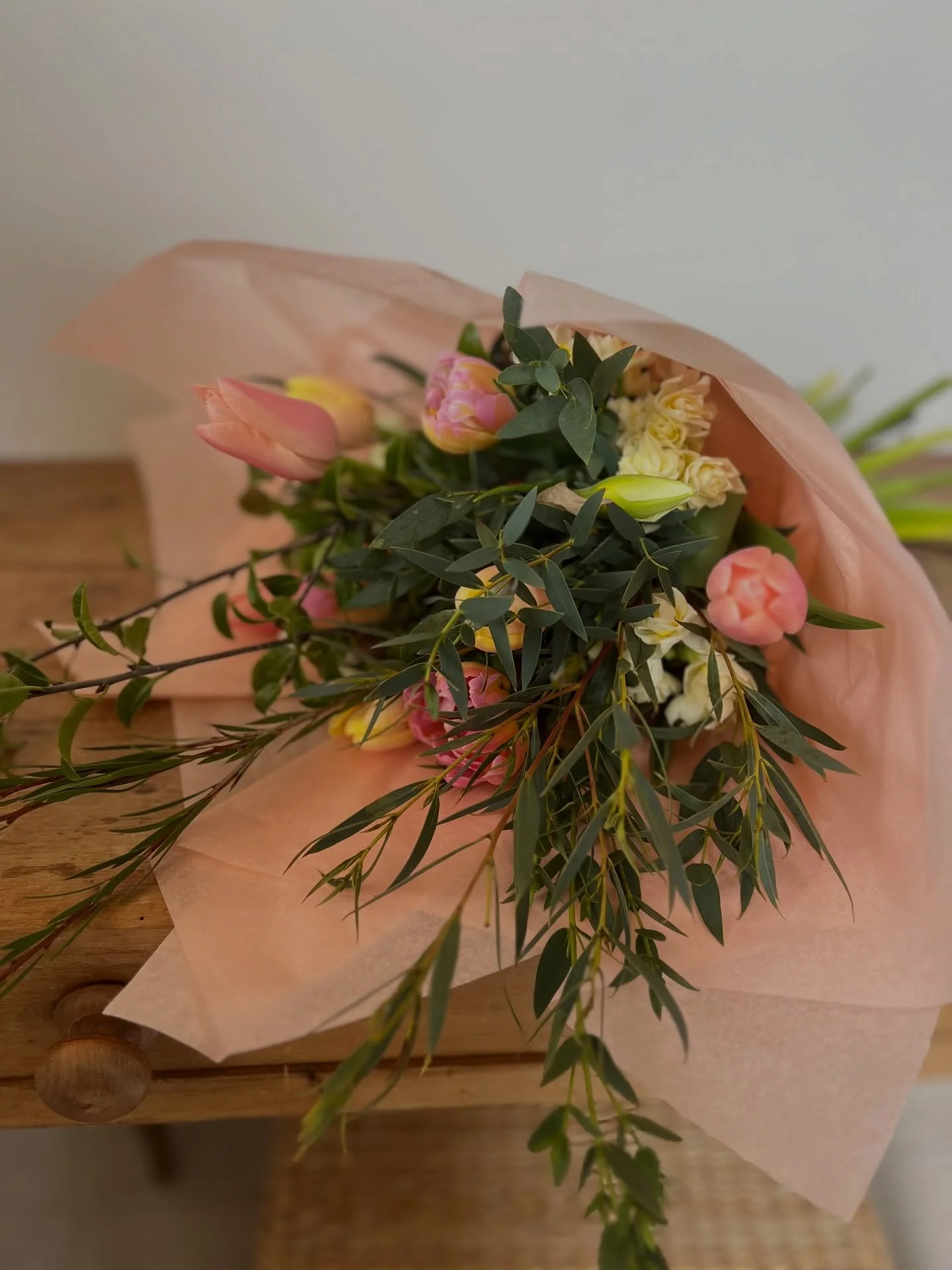 Thank you to everyone who ordered Mother&rsquo;s Day bouquets this weekend. I hope the recipients love their blooms - couldn&rsquo;t resist the mini eggs mix of peach, pink and cream tulips with scented narcissi and some pops of colour in the anemone