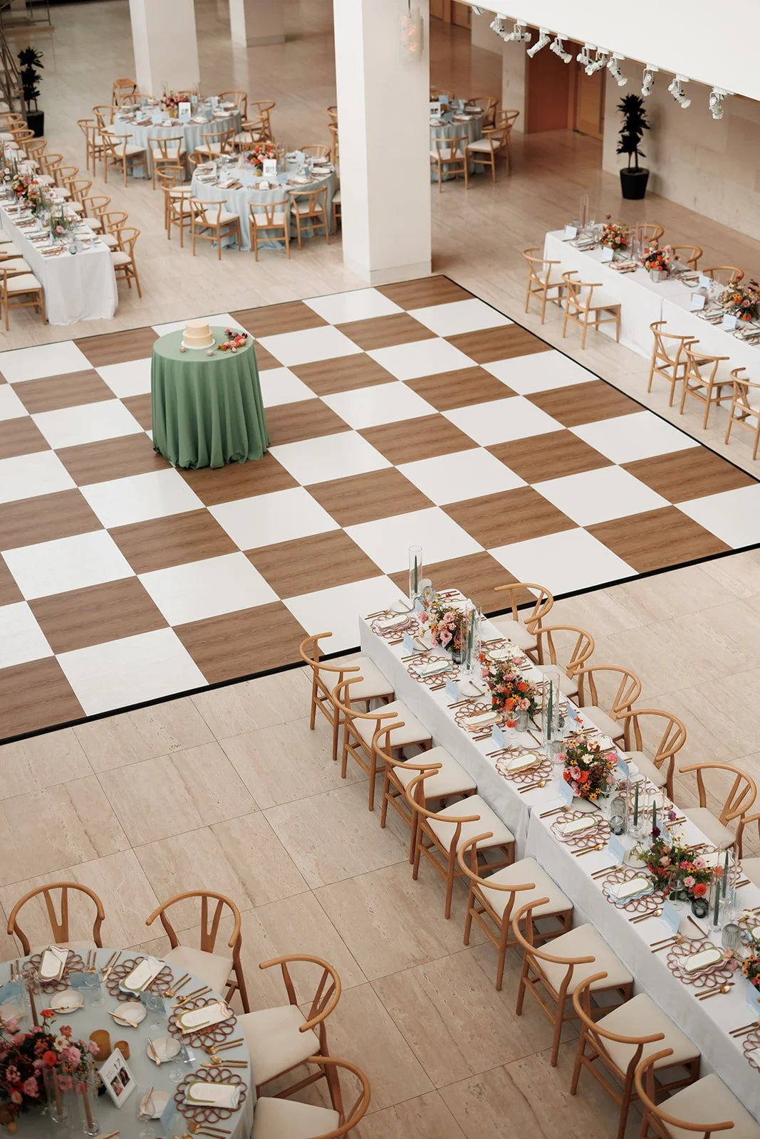 Sandalwood & White Oak