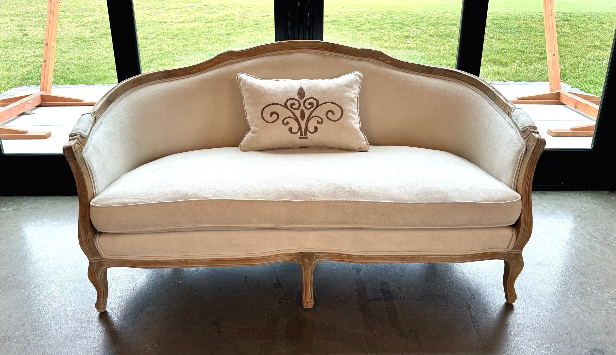 DCPFrenchCountrySettee.jpg