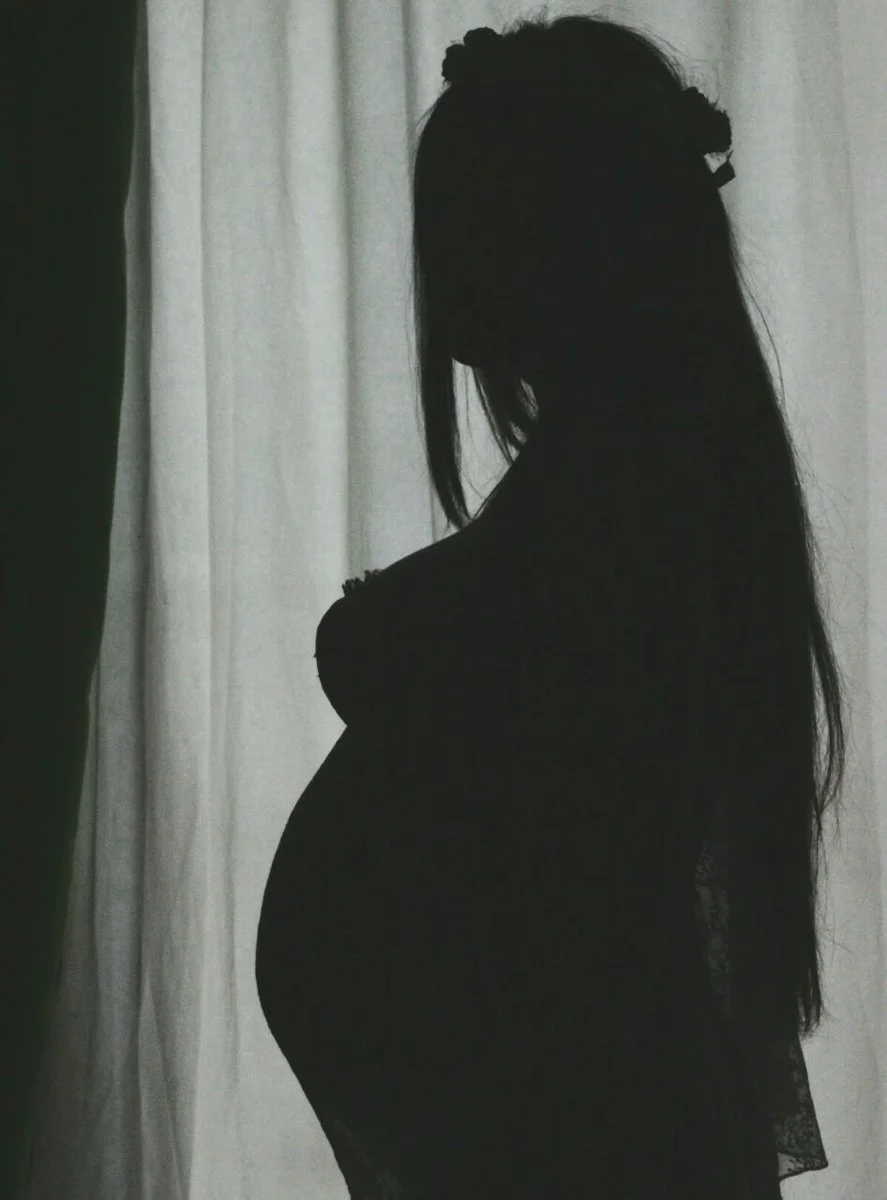 Artistic conceptual photo with abstract elements, conveying the depth of thoughts and emotions.