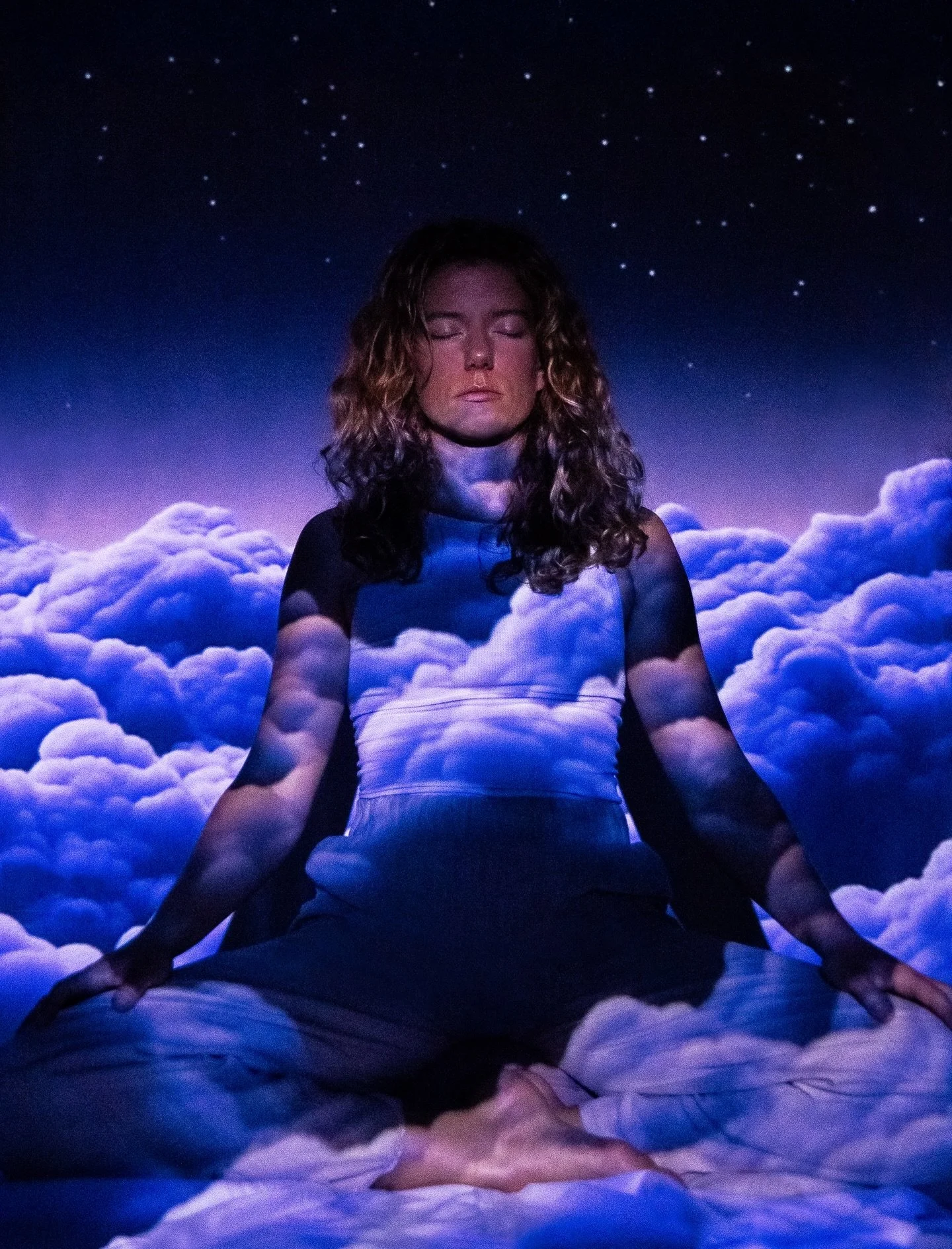 🧘🏼&zwj;♀️ ✨ Here&rsquo;s another result of my photoseries &lsquo;From Within&rsquo;, which is about all the incredible benefits and feeling meditation can bring &mdash; It gives so much clarity, peace of mind and awareness. Feeling more centered, c