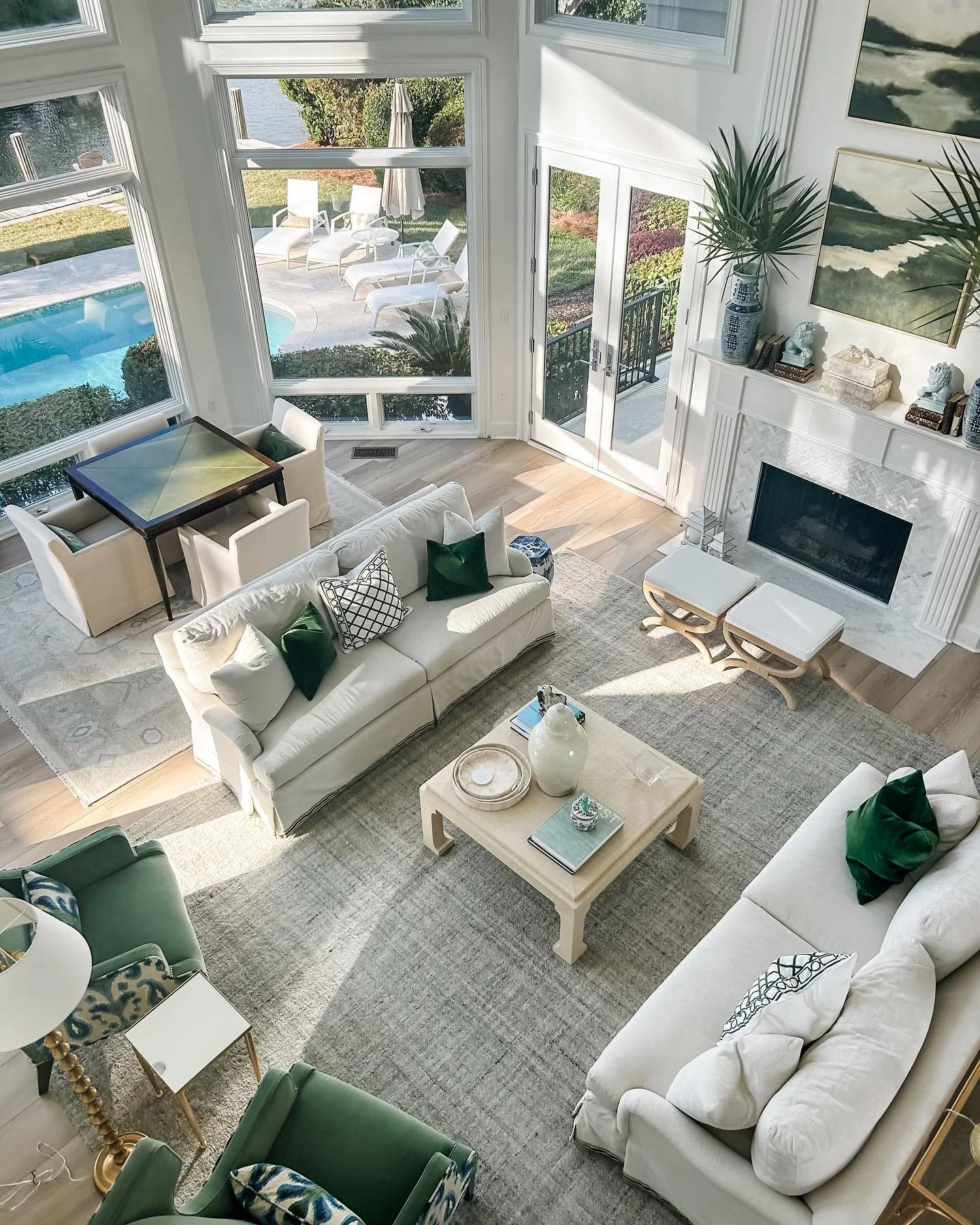 Perfect symmetry! 

#interiordesign #washingtondcdesigner #southernliving #southcarolinainteriordesigner #coastalliving #dcinteriordesigner #marylandinteriordesigner #annapolisinteriordesign