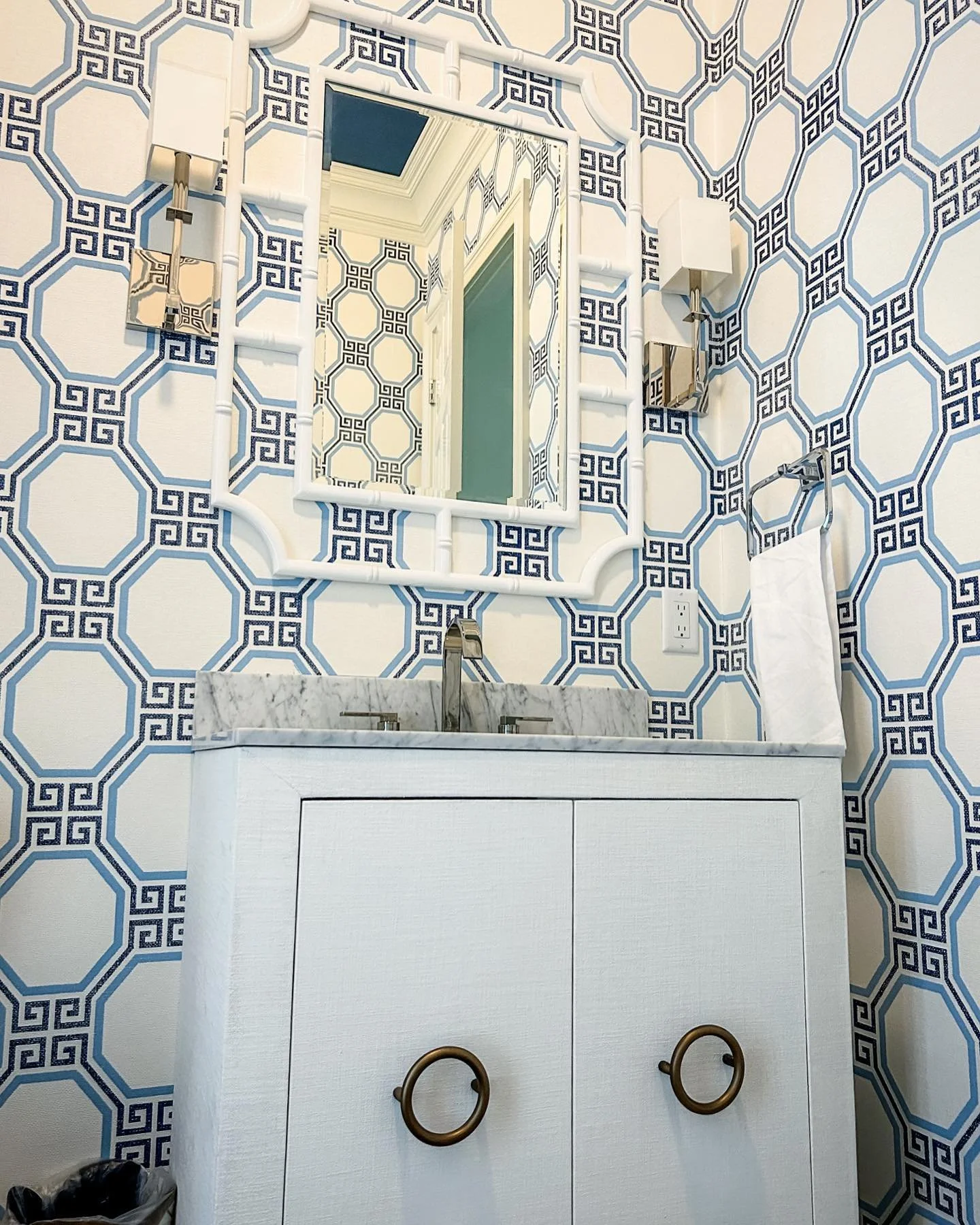 An oldie but a goodie. Still my favorite powder room with this fab handprinted grasscloth and linen wrapped vanity! 

#interiordesign #powderroom #southernliving #southcarolinadesigner #washingtondcinteriordesigner #dcinteriordesigner #coastaldecor