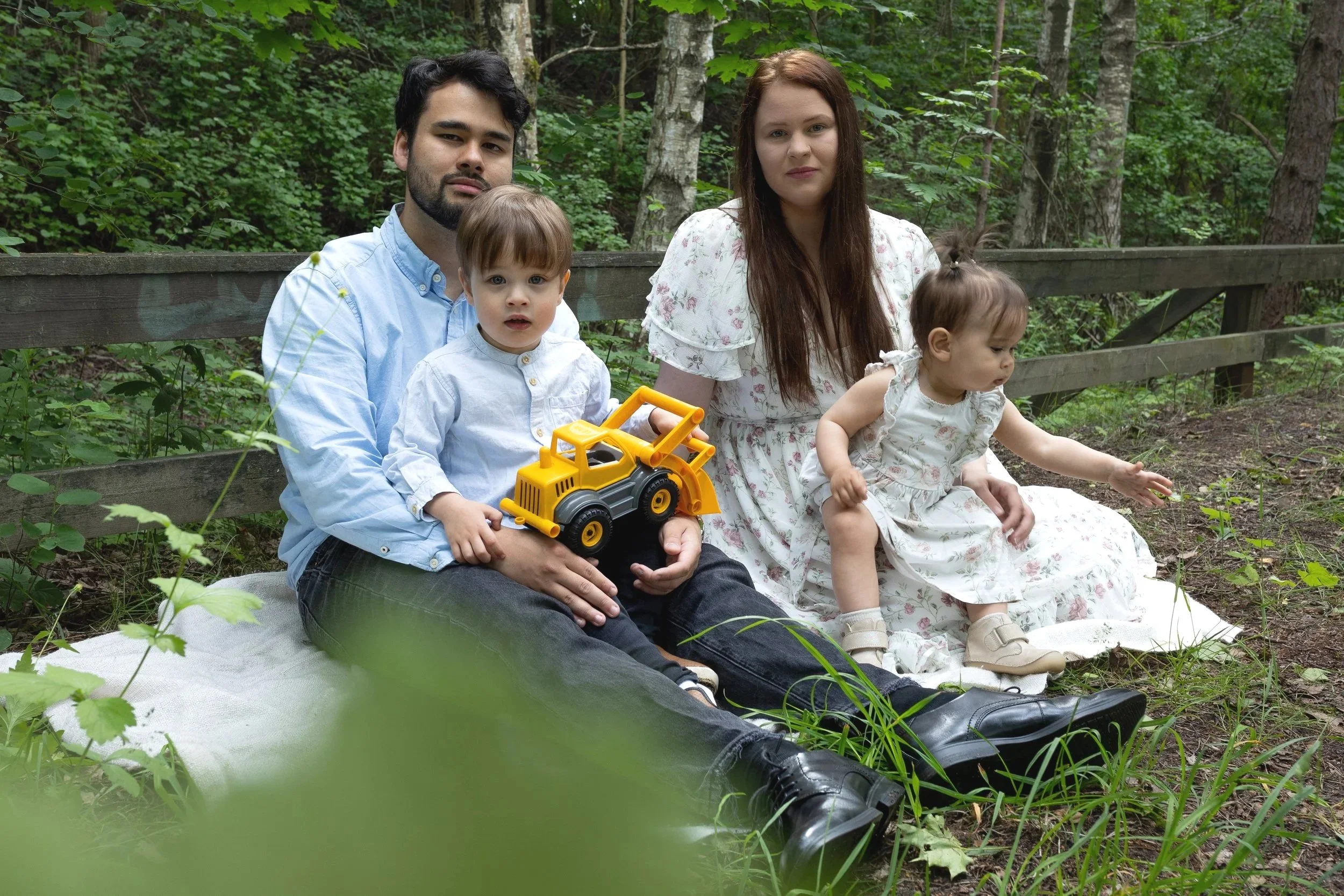 henkilökuva-muotokuva-potretti-portrait-perhekuvaus-kuvaus miljöössä-valokuvaaja helsinki-valokuvaaja suomi-valokuvaaja pkseutu-valokuvaaja iina ikävalko