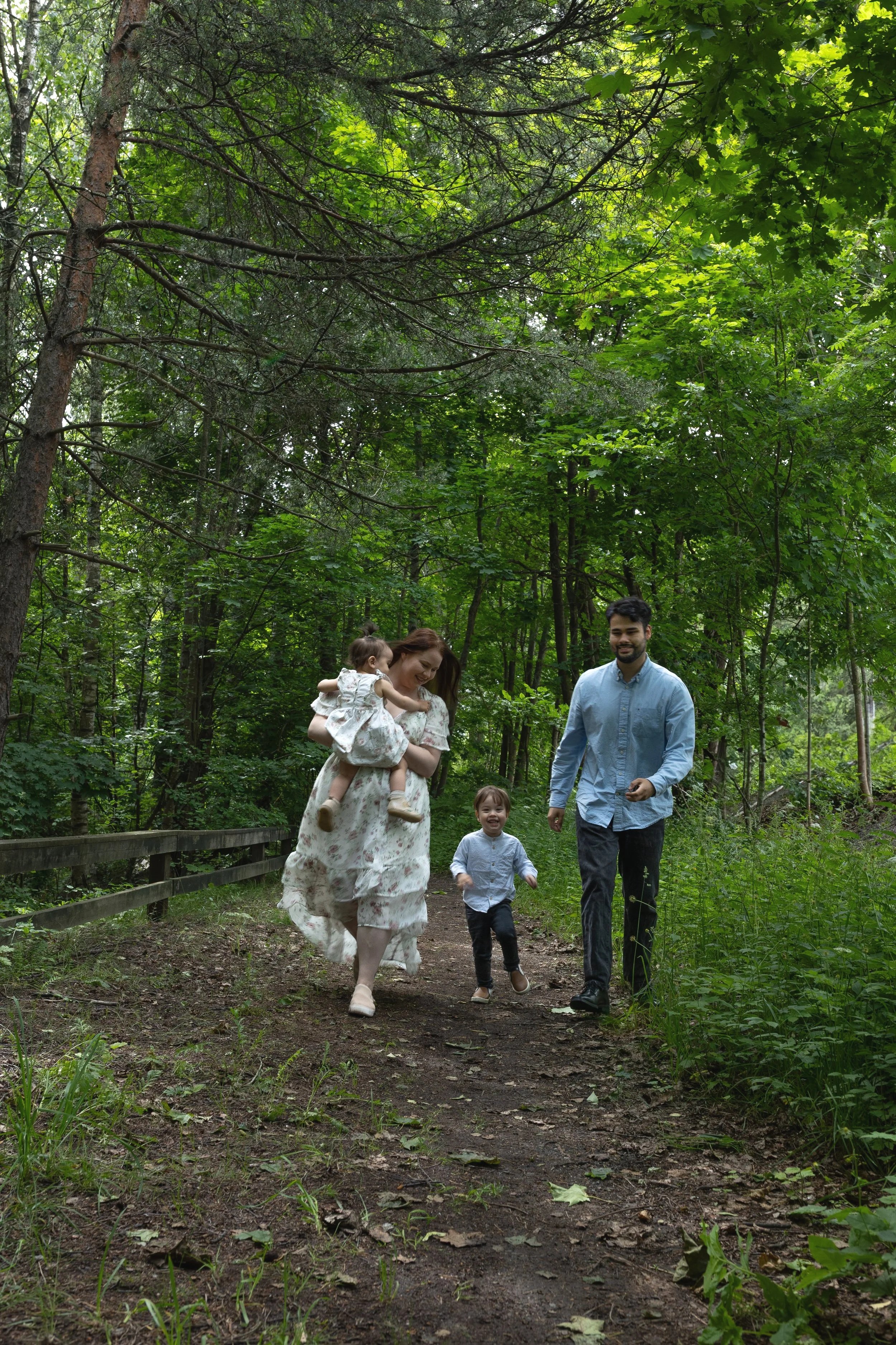 henkilökuva-muotokuva-potretti-portrait-perhekuvaus-kuvaus miljöössä-valokuvaaja helsinki-valokuvaaja suomi-valokuvaaja pkseutu-valokuvaaja iina ikävalko