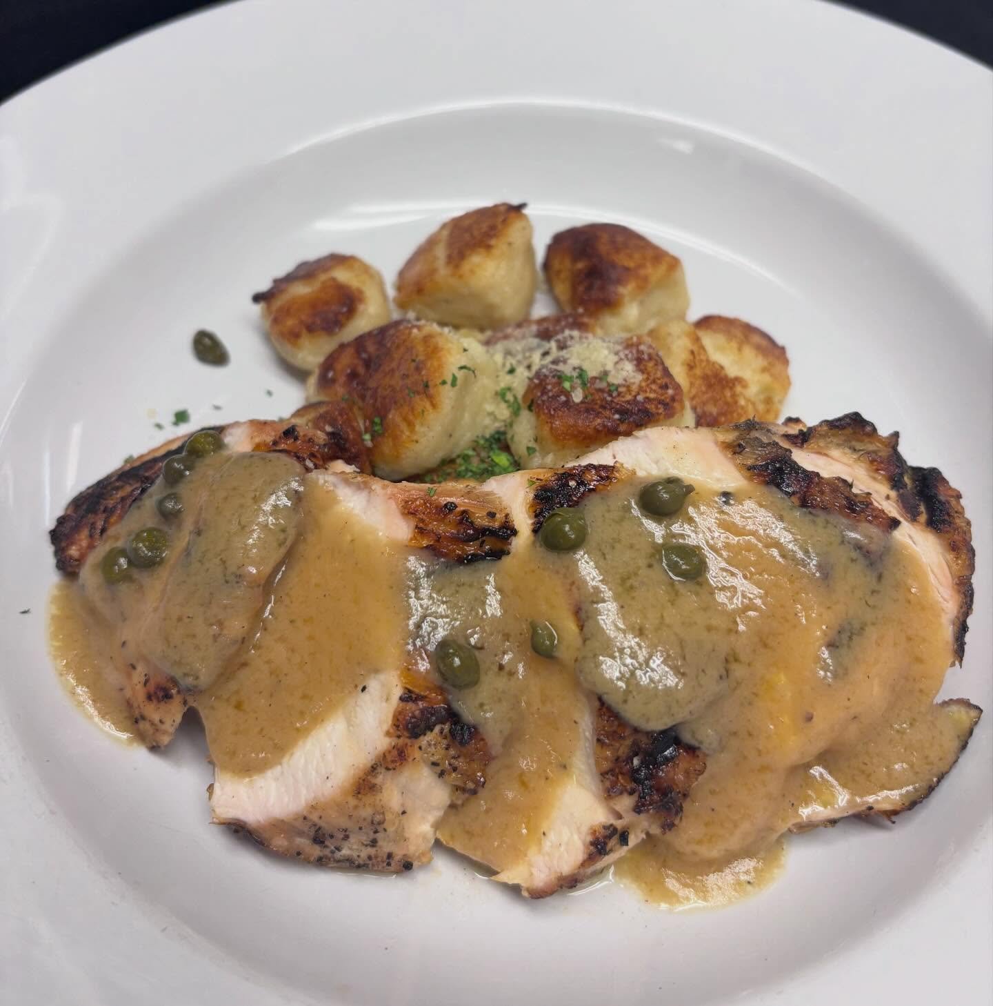 Dinner Special This Weekend! 

Grilled Chicken Breast with Handmade Gnocchi, Brown Butter Beurre Blanc finished with Capers, Lemon and Parsley

Reserve your table on our website www.theboilerroompa.com or give us a call at 215-249-9419