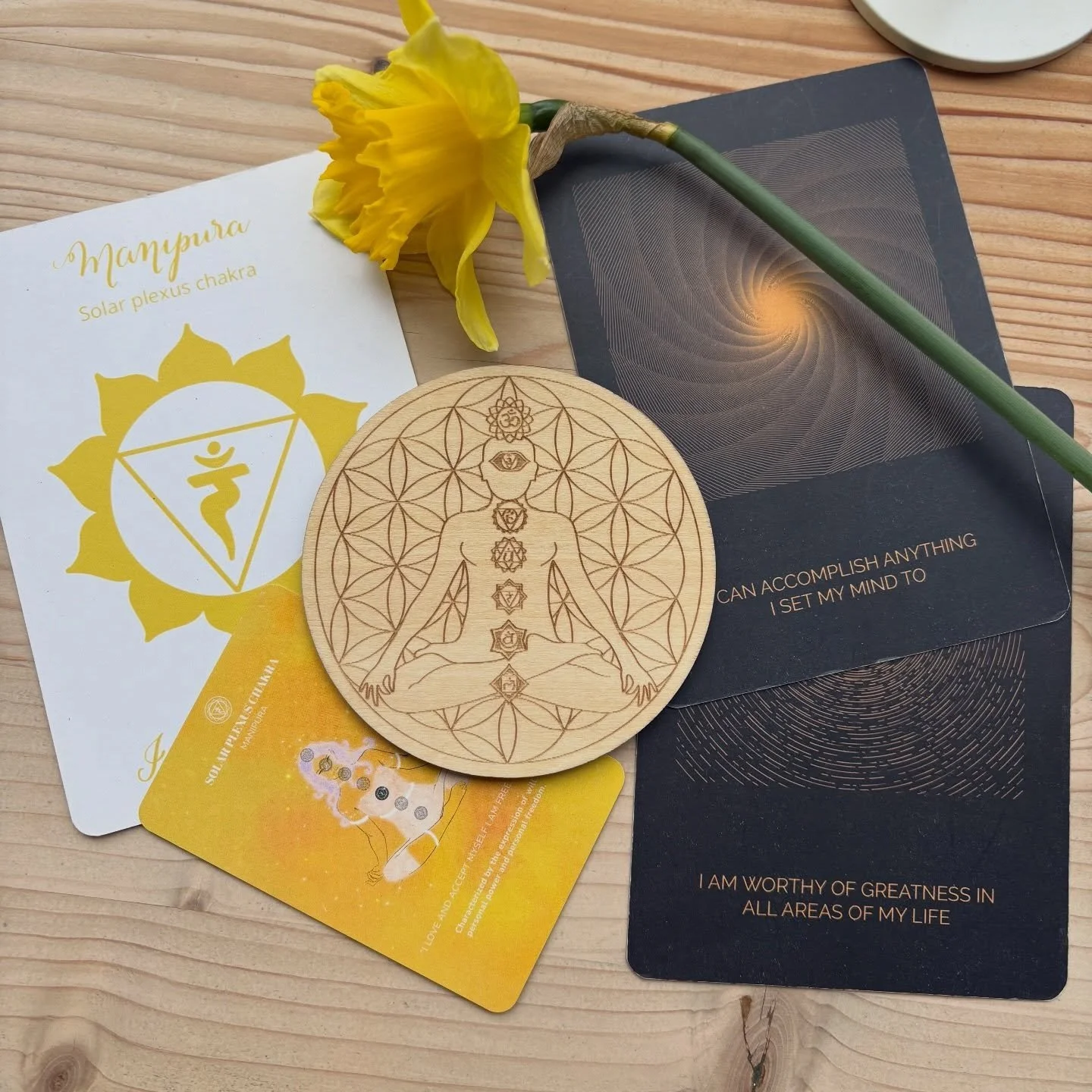 🟡🔆 Today was Manipura, Solar Plexus Chakra practice 🔆🟡
And one of my students brought a daffodil for our Yellow moment ✨🙏😊🤩🌻🌼🍋🌟🏵️

Every Monday at the Dell Farquharson we explore a different Chakra&hellip;
Next week will be Anahata, the H