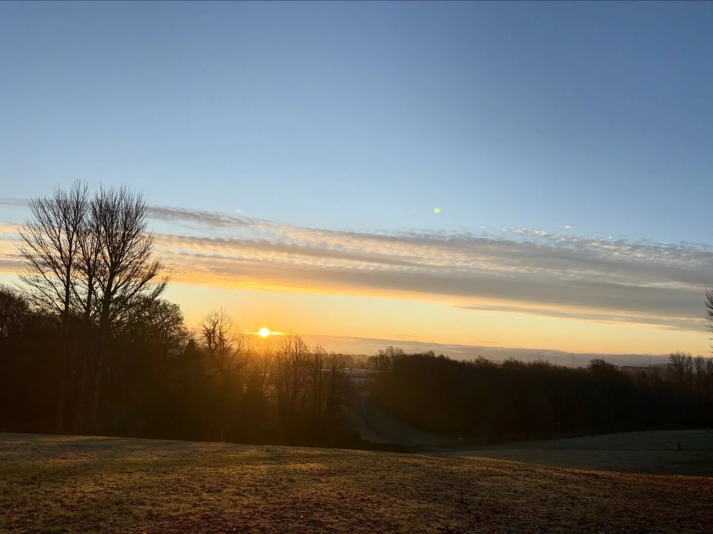 The sun and the stars ☀️⭐️✨
Seeing natural light as bright or as faded as it may be is one of my glimmers, it instantly makes me smile&hellip;
So I am sharing mine with you 😉☺️
🌿✨☀️⭐️💫🙏🎨🌈🍁🌙