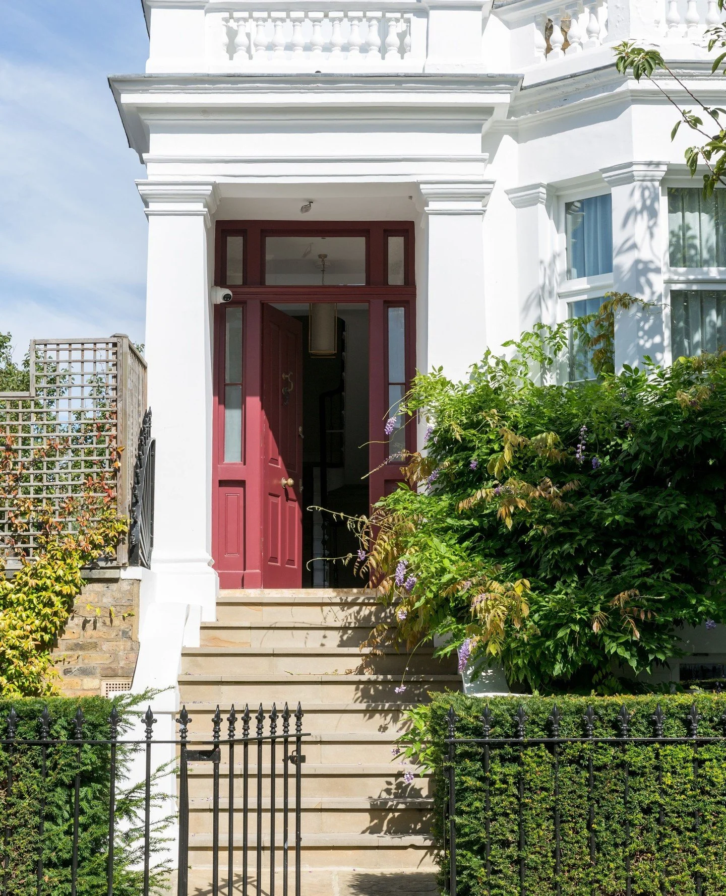 Step inside 🌿⁠
⁠
With Move In Style, your new home is ready from the moment you arrive. Every detail planned, every corner styled, so all you have to do is enjoy it.⁠
⁠
The best feeling is seeing our clients return time and time again - having moved
