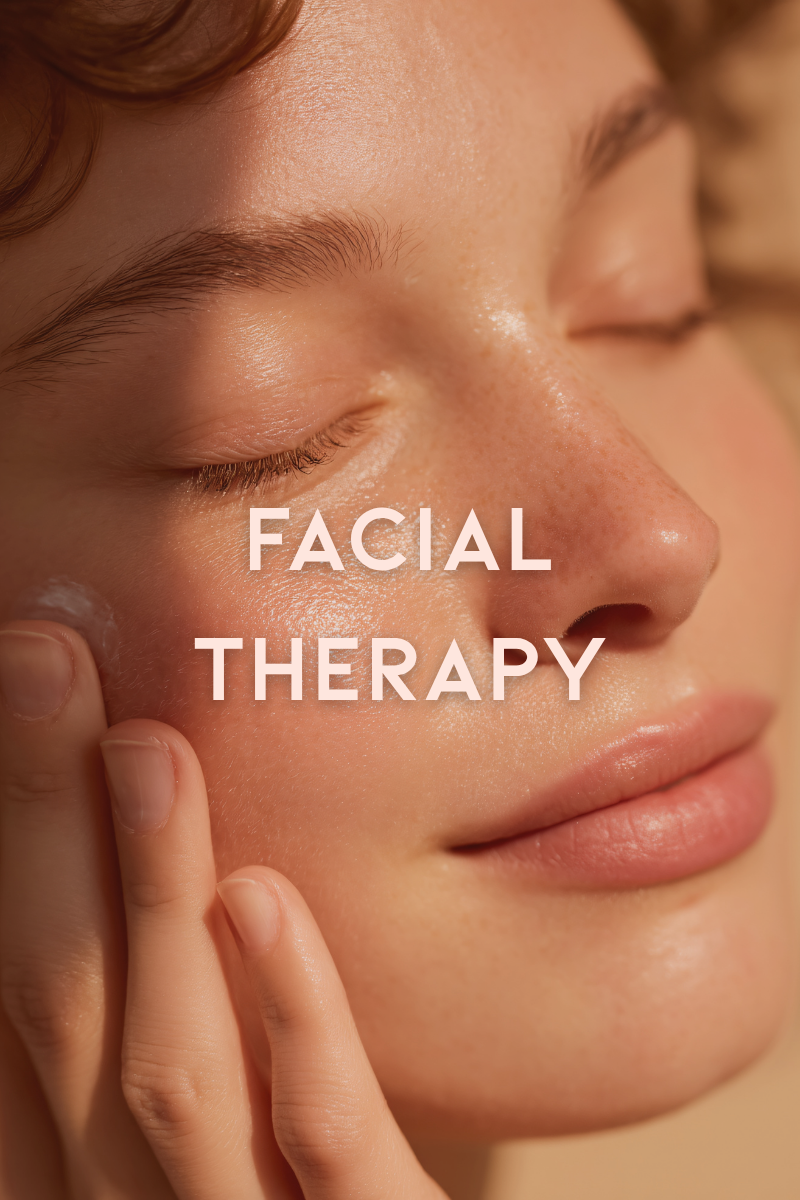 Zoom sur un visage avec la peau éclatante, fermée des yeux, lors d'une séance de soin facial.