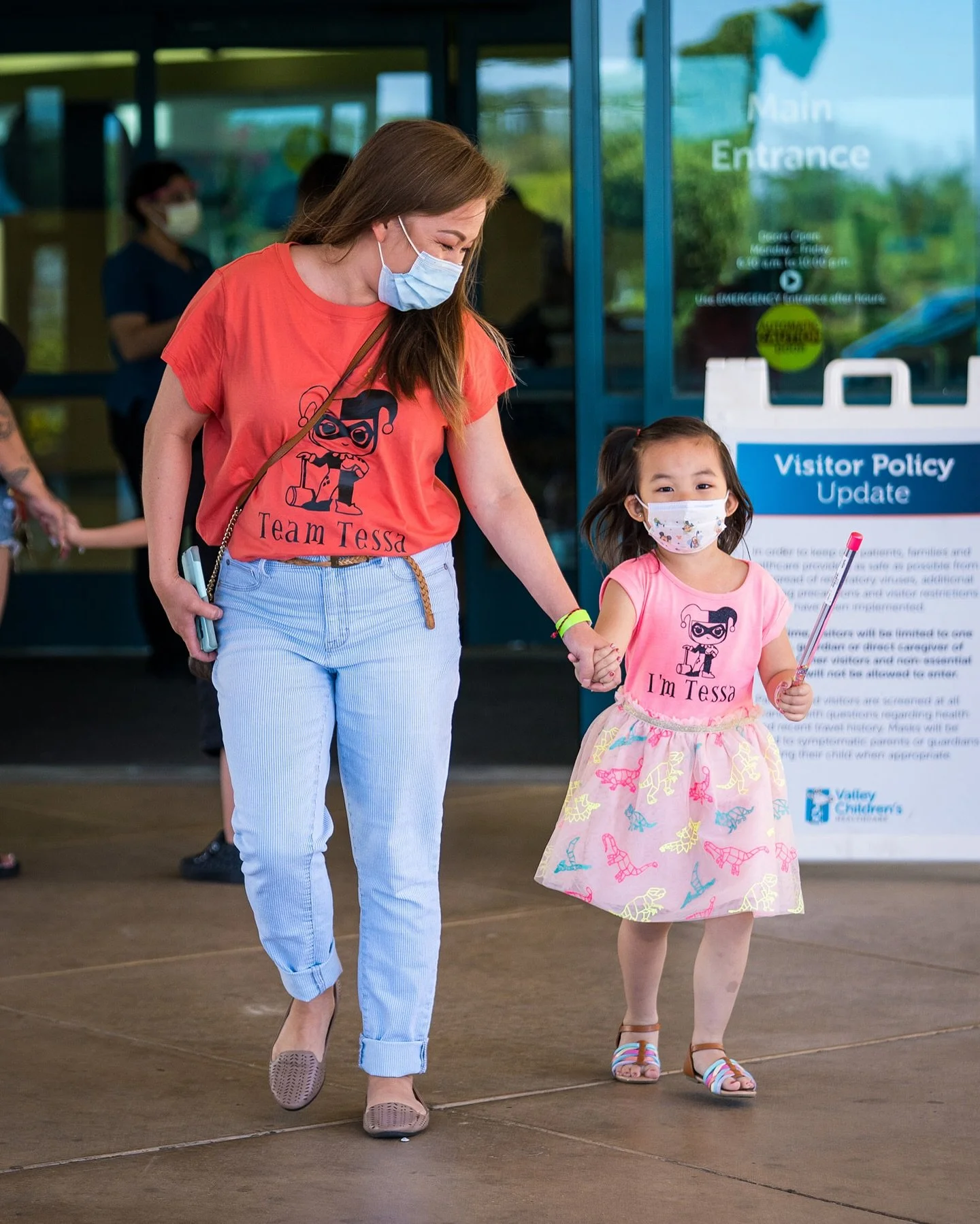 September is the month we honor the strength of those battling or in remission from blood cancers, and I couldn&rsquo;t be more humbled to capture the story of an amazing warrior&mdash;Tessa ❤️. 

Tessa beat leukemia, and getting to photograph her jo