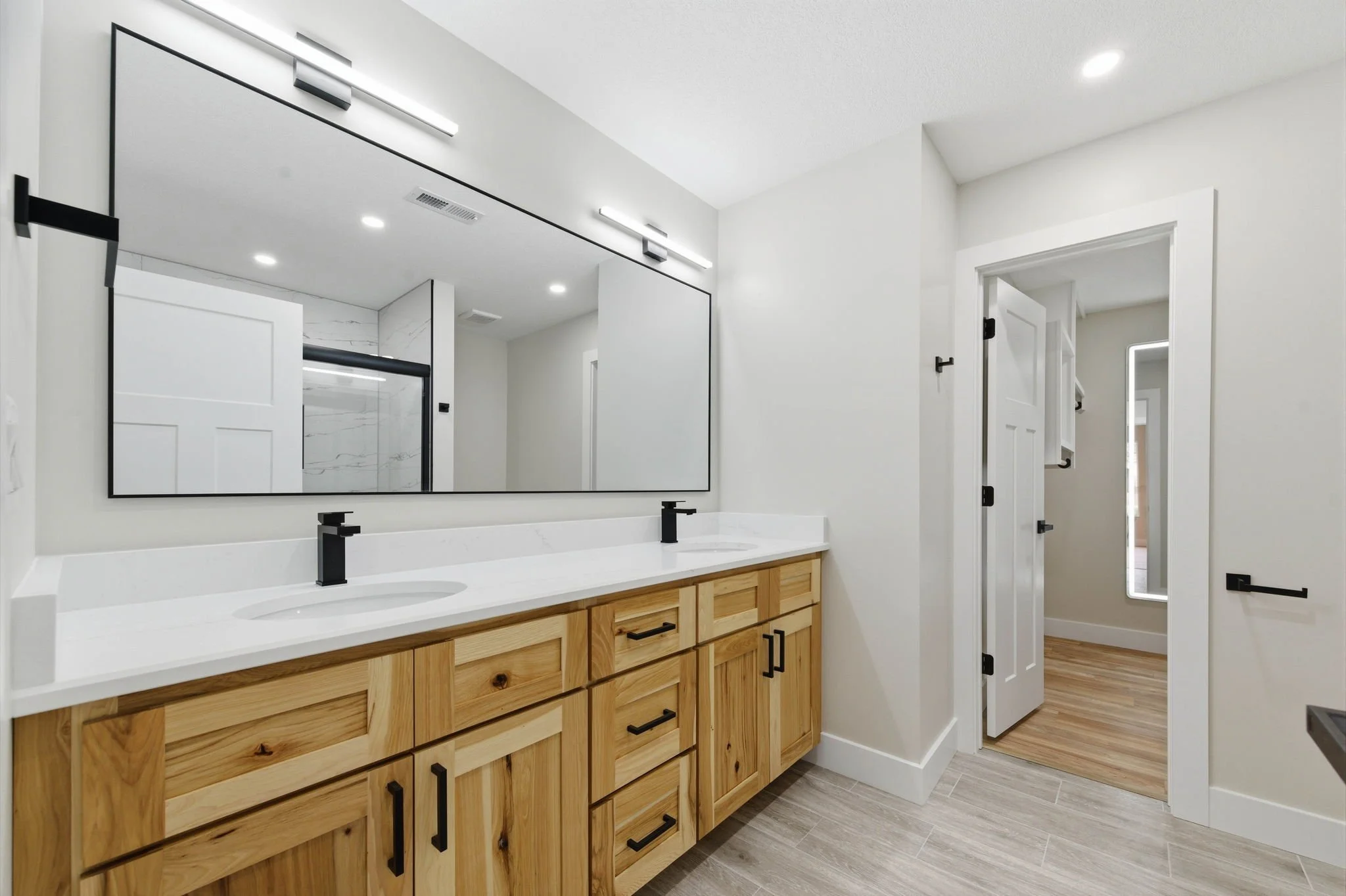 18-1707 S Dodge Ave-18.jpg