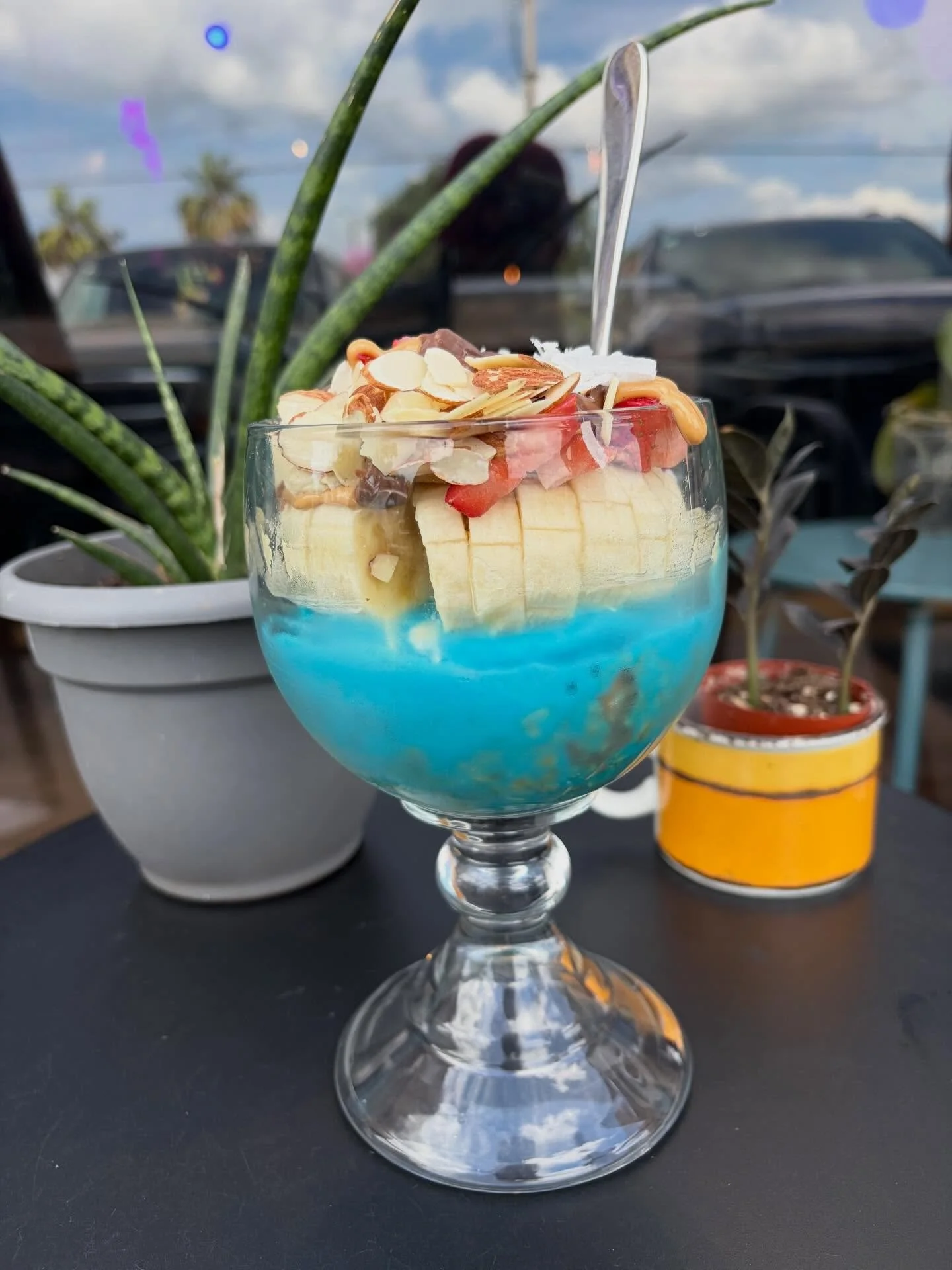 🩵 Blue spirulina is BACK!!! Our summer fav is back on the menu, and here to stay! 
🛸 Try it out with a Plutos Paradise smoothie or any of our a&ccedil;a&iacute; bowls! See you on the moon! 

A&ccedil;a&iacute;Bowl SmoothieBar BrandonSmoothies Tampa