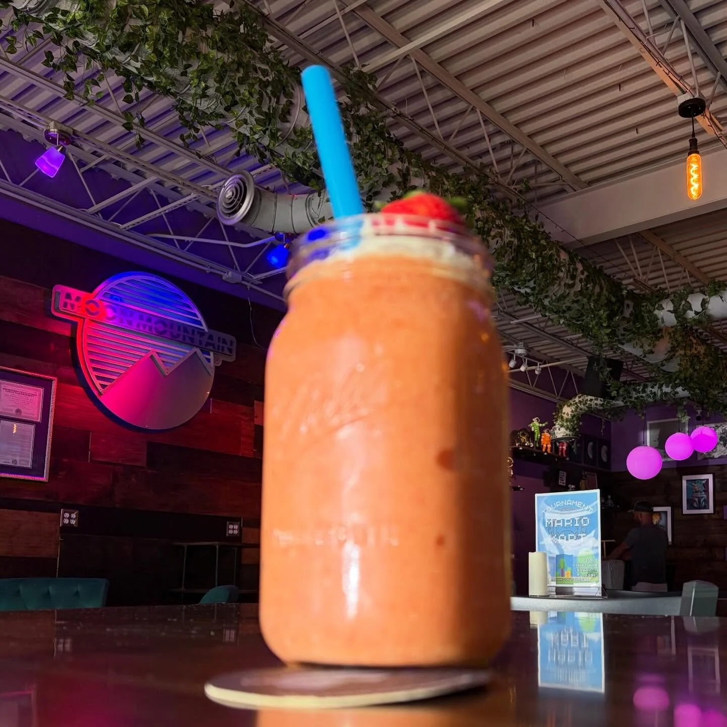 Blending up some new stuff at the Moon&hellip; 
See you soooooon !

Open Mic tonight 8-11p!