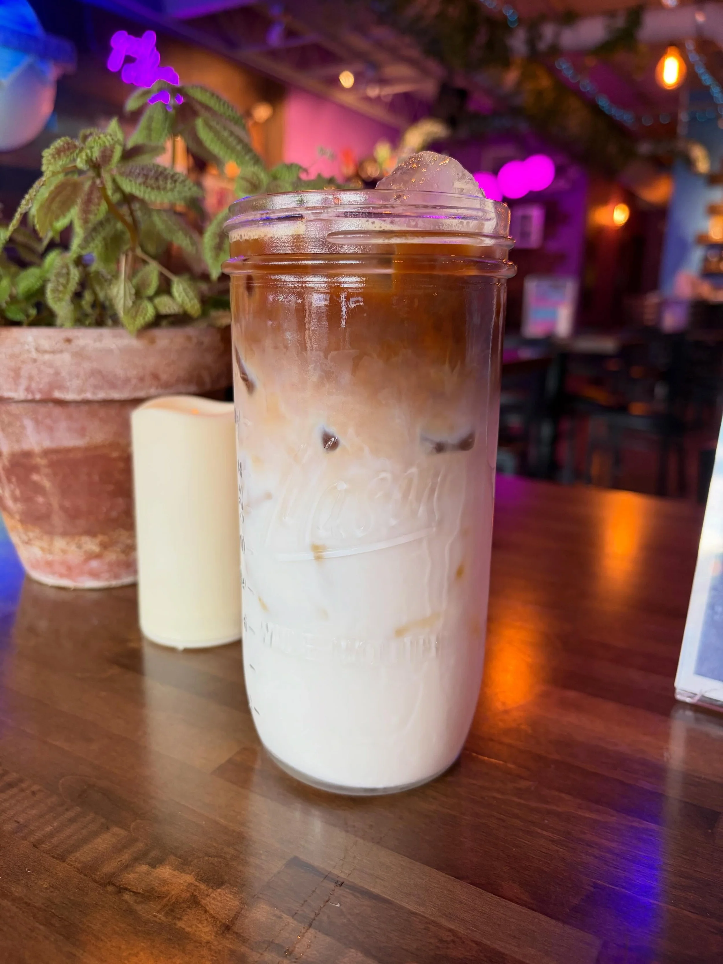 Coffee date?? We got you 🩵

Open late, we&rsquo;re here till midnight tonight! Come hang out, happy hour 2-5!

TampaCafe LocalCoffee CoffeeBar Alternativebar AlternativeCafe MatchaLatte KavaLounge BotanicalTeas BestInBrandon MoonMountain