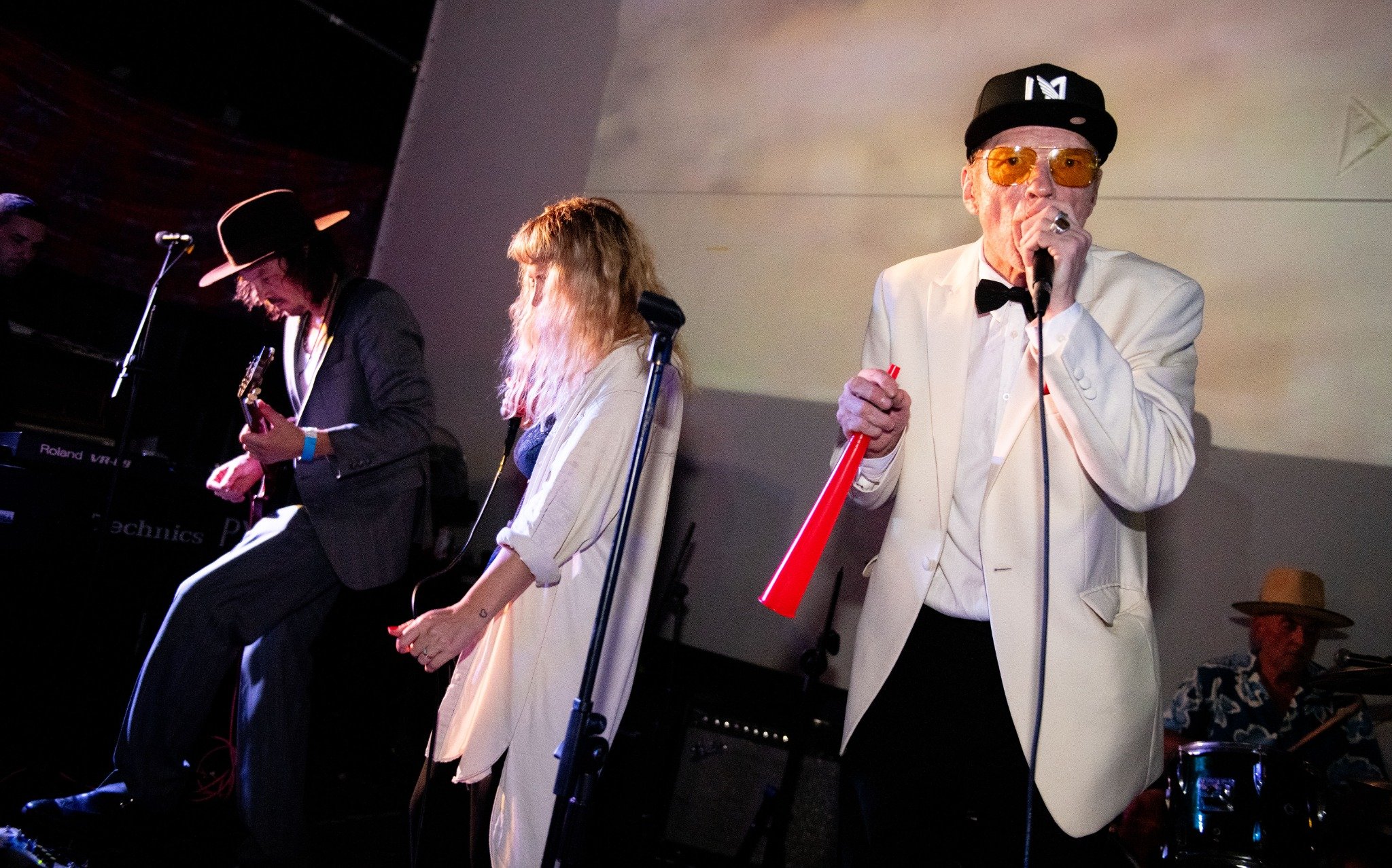 Gary McPherson, Annie and Gus performing with Rotten Hill Gang