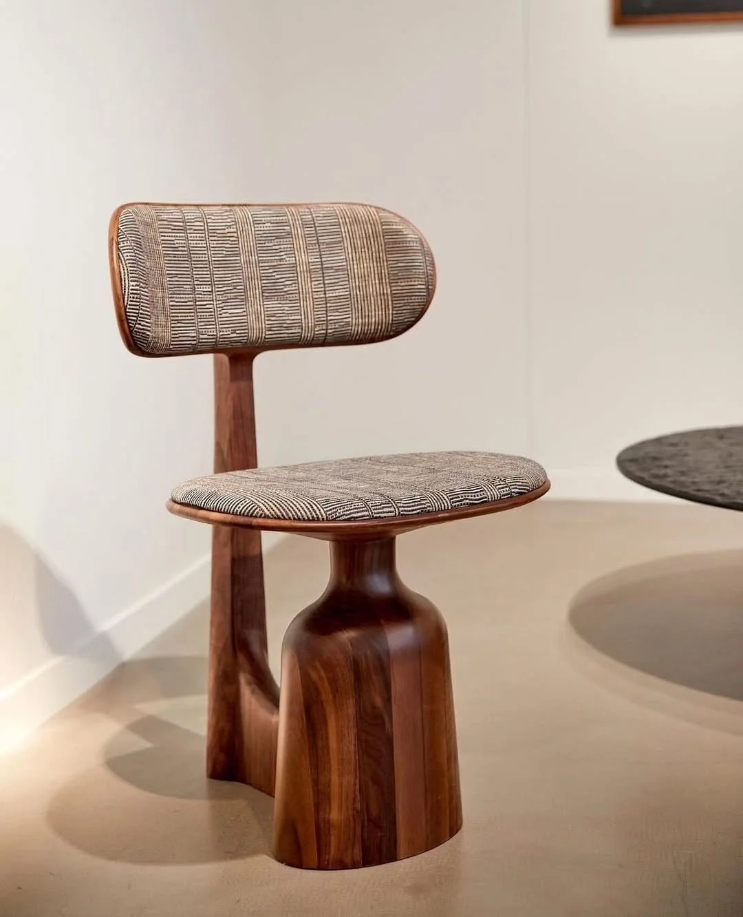 |Our favorites from Paris Design Week|
1- Galerie Gosserez
2- Pradier Jeauneau
3- Taiping Carpets
4- Modern Metier x L&eacute;a Zeroil
5- Am&eacute;lie Maison d'Art
6- Creative Tunisia
____________________________
#parisdesignweek #architecture #desi