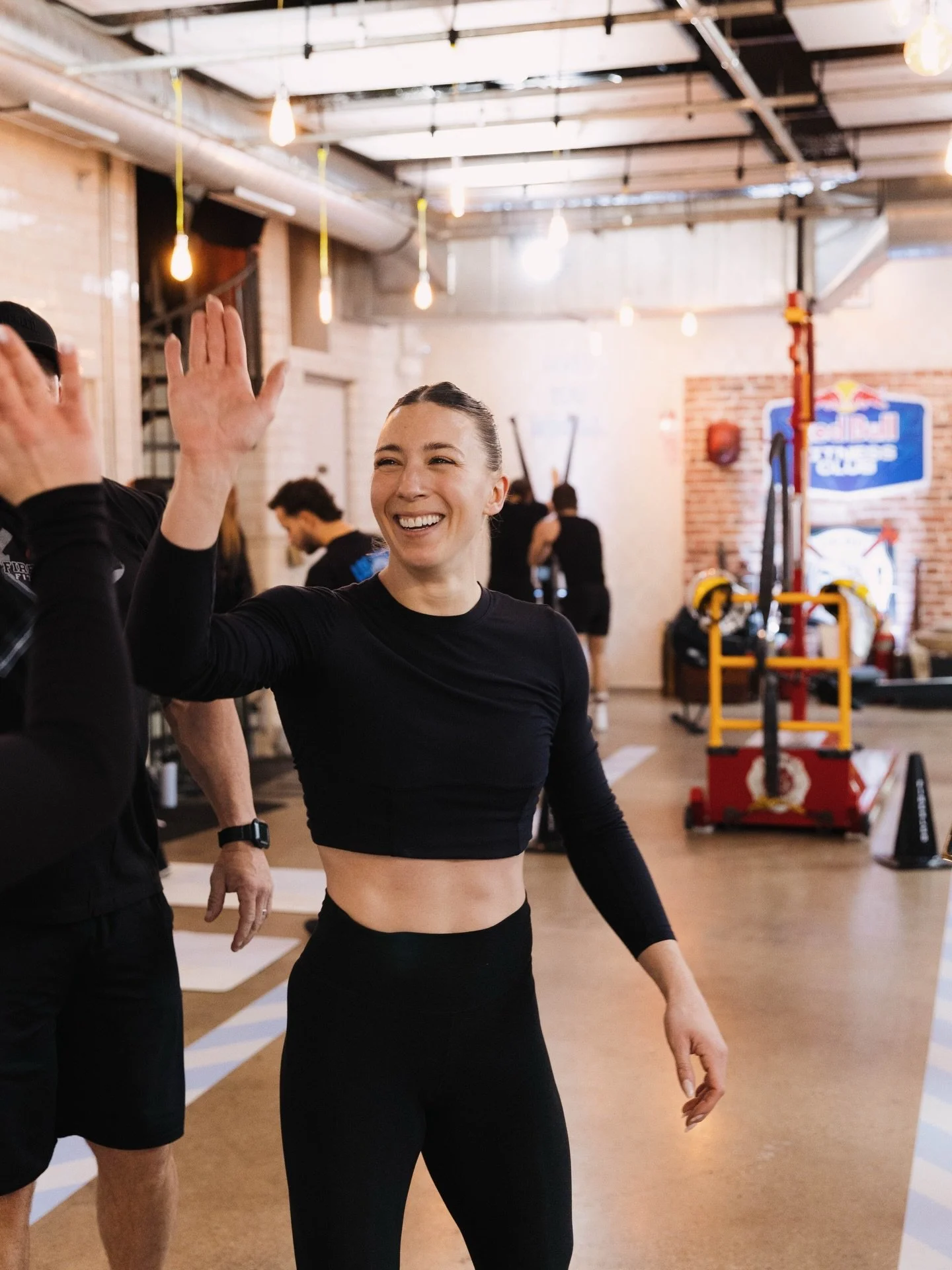 Train like a&hellip;.. fireman? 👨&zwj;🚒🚒🔥🧯

Hehe thank you @redbullusa for this awesome curated experience!!!

📸: @vsidaugaite 

@firehousechicago @firesledfitness @chloevmitchell @jakedearden_ 

#givesyouwiiings