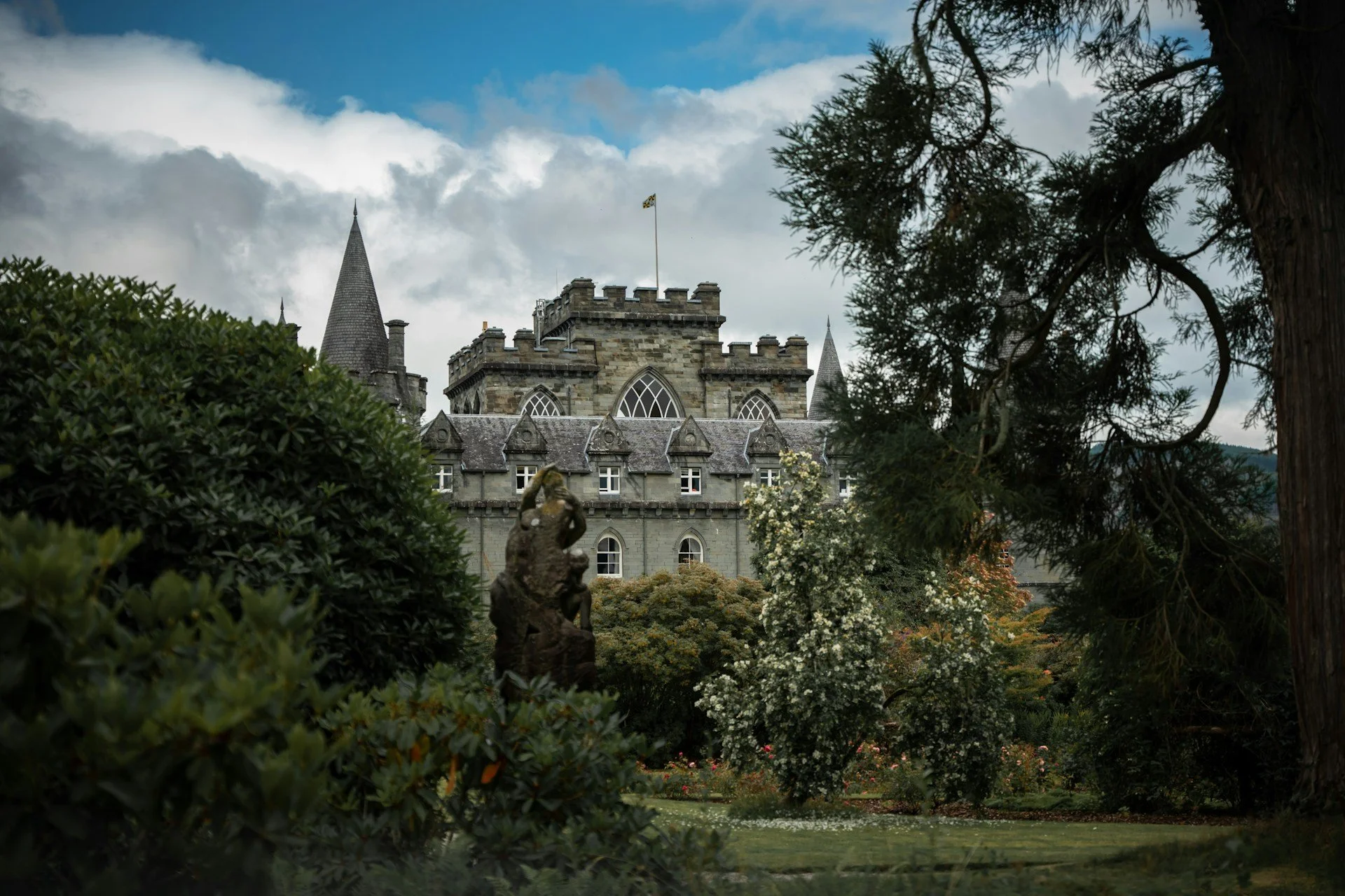 Forrest scenery with Inveraray Castle in the background. A real highlight of this excursion from Greenock