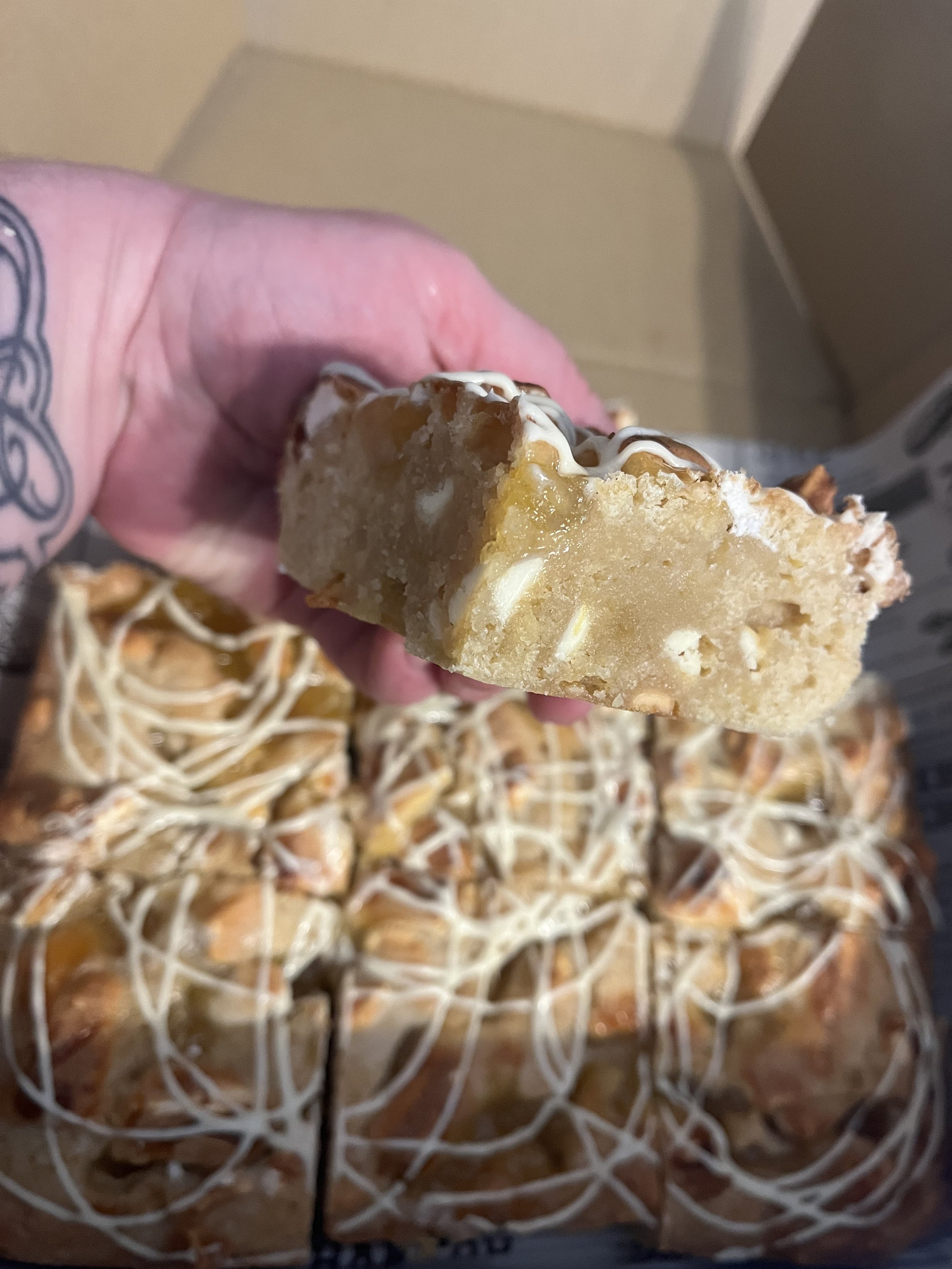 lemon meringue blondie.jpeg