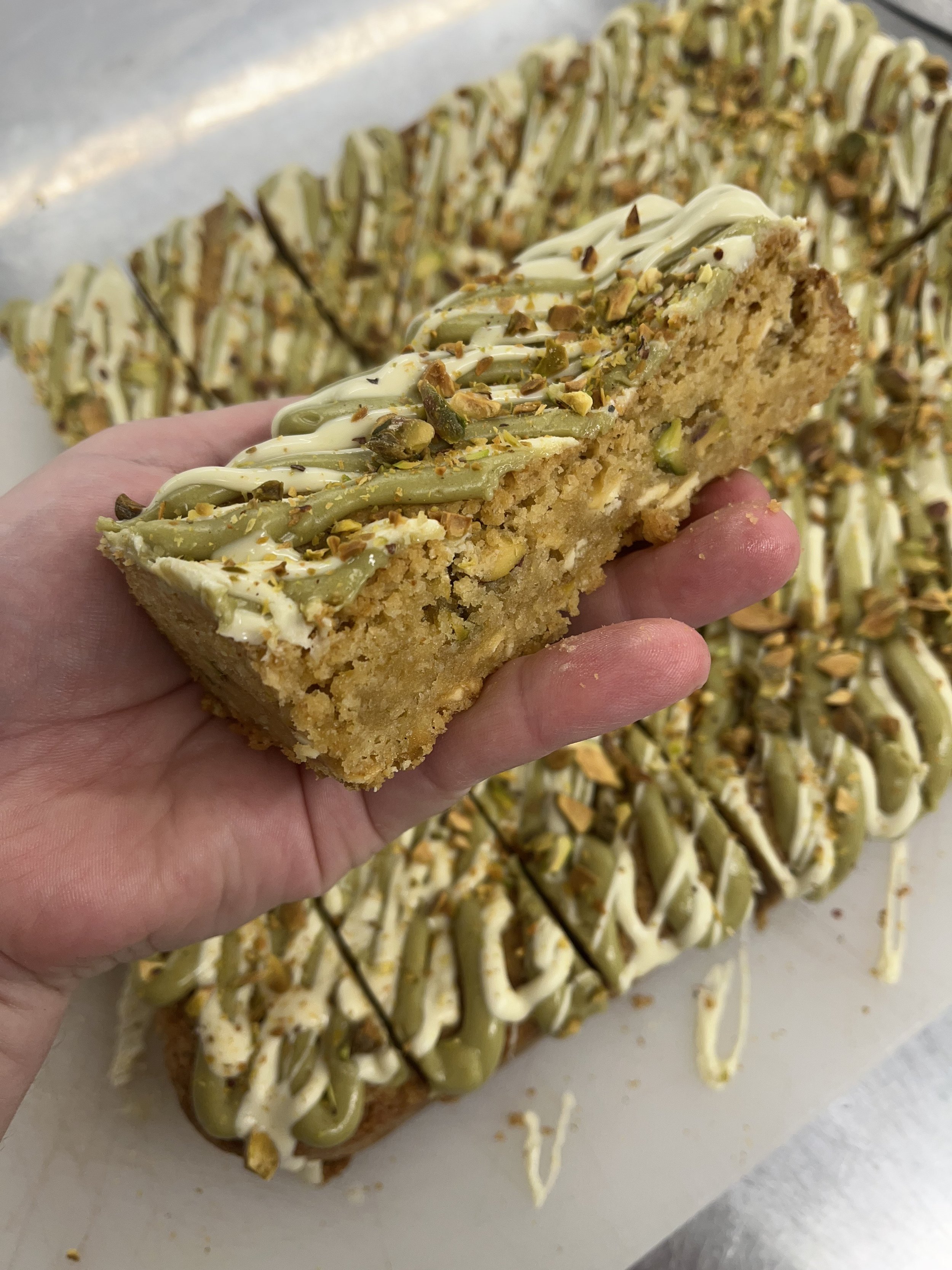 pistachio blondie.jpeg