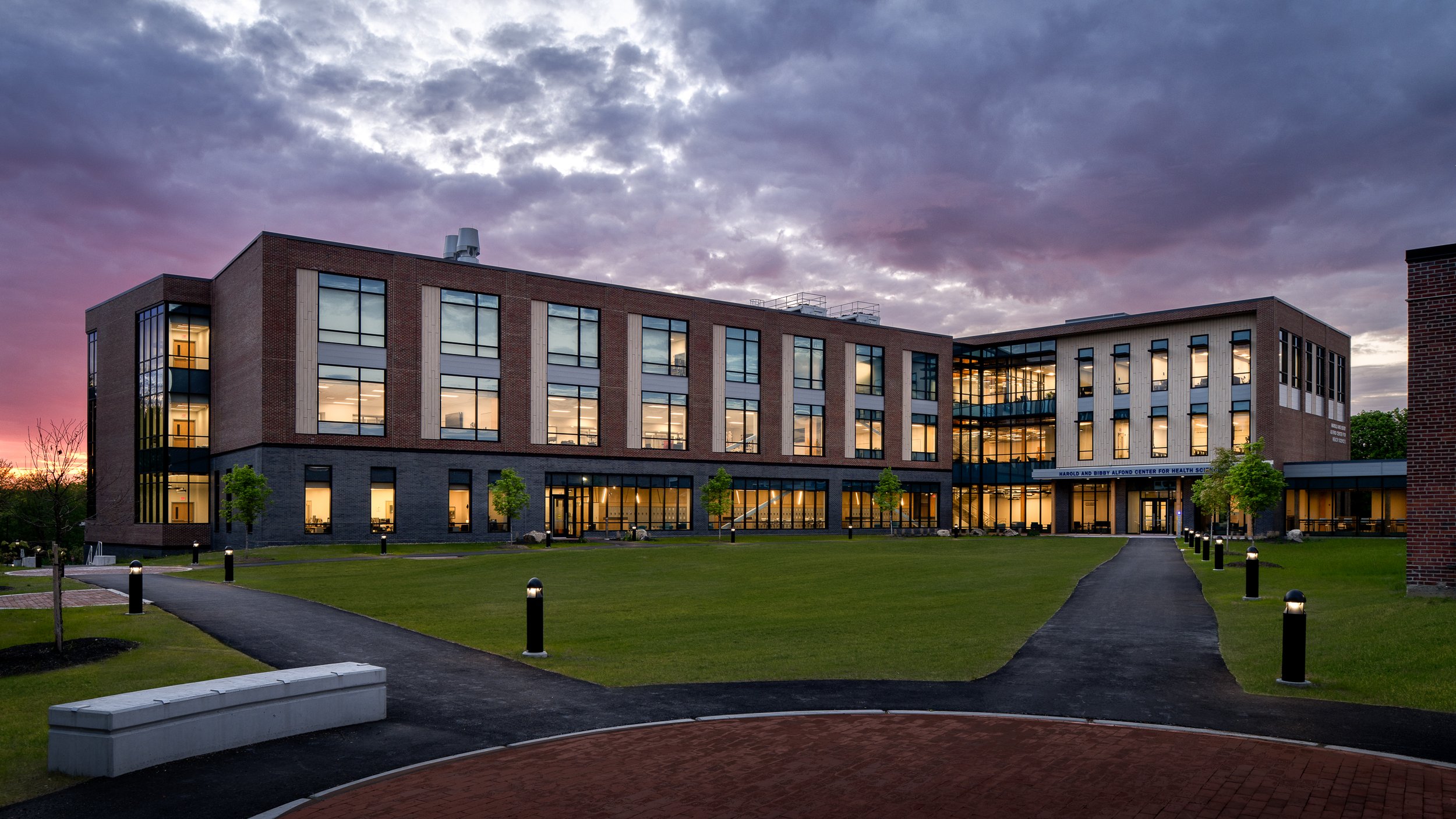 UNIVERSITY OF NEW ENGLAND HAROLD AND BIBBY ALFOND CENTER FOR HEALTH SCIENCES