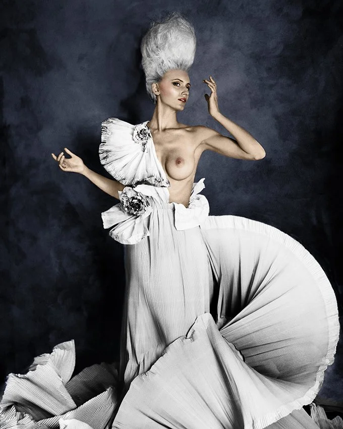 PAPERDRESS_VeeSpeers.jpg