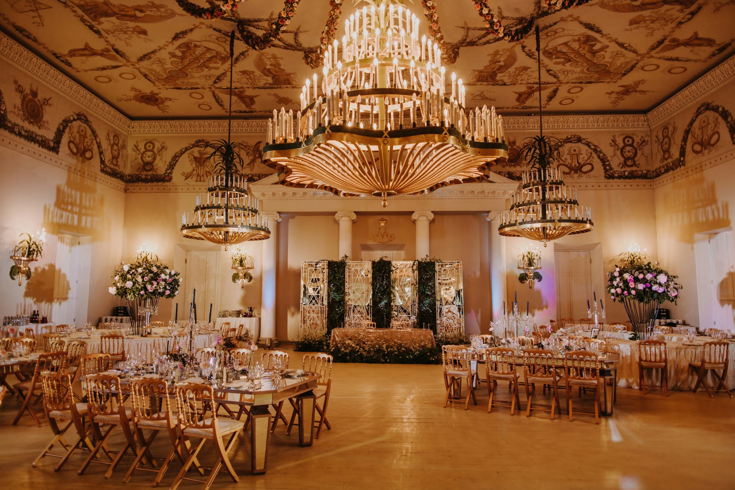 New Year’s Eve Weddings: Tips for a Glamorous Celebration to Ring in the New Year