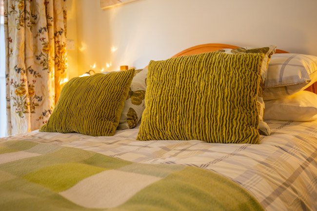 bedroom-6-mini-media-gallery-1.jpg