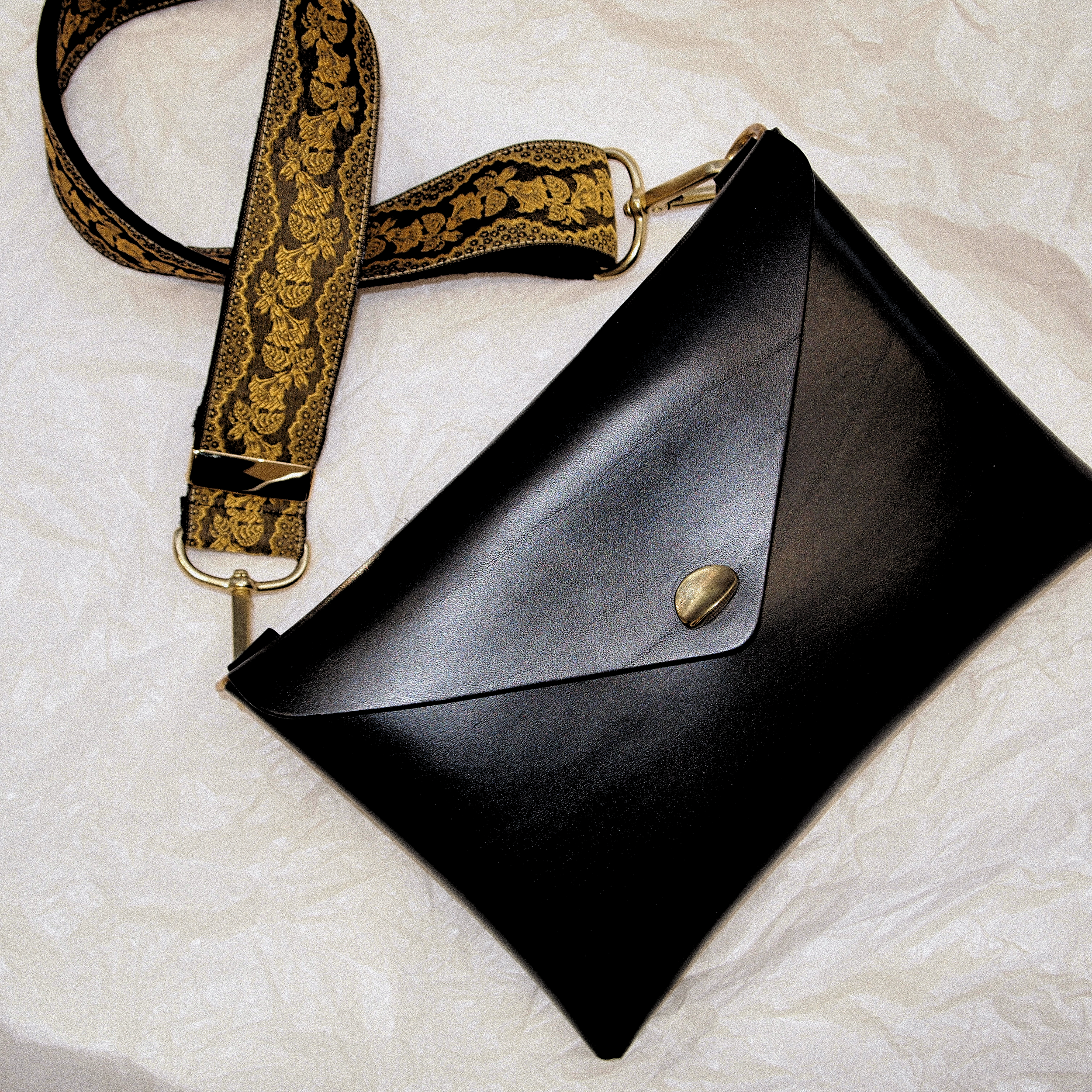 edited-dart-silk-yellow.png