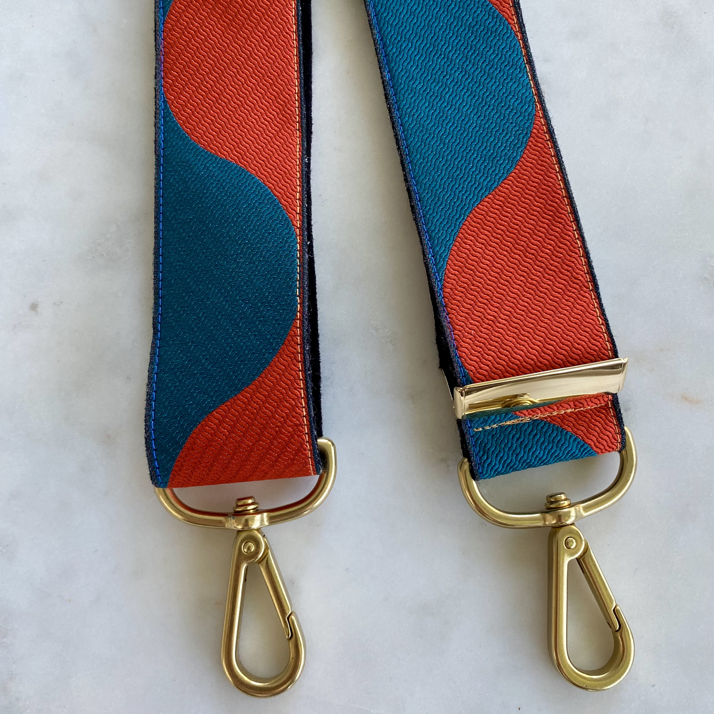 Silk Strap Wave