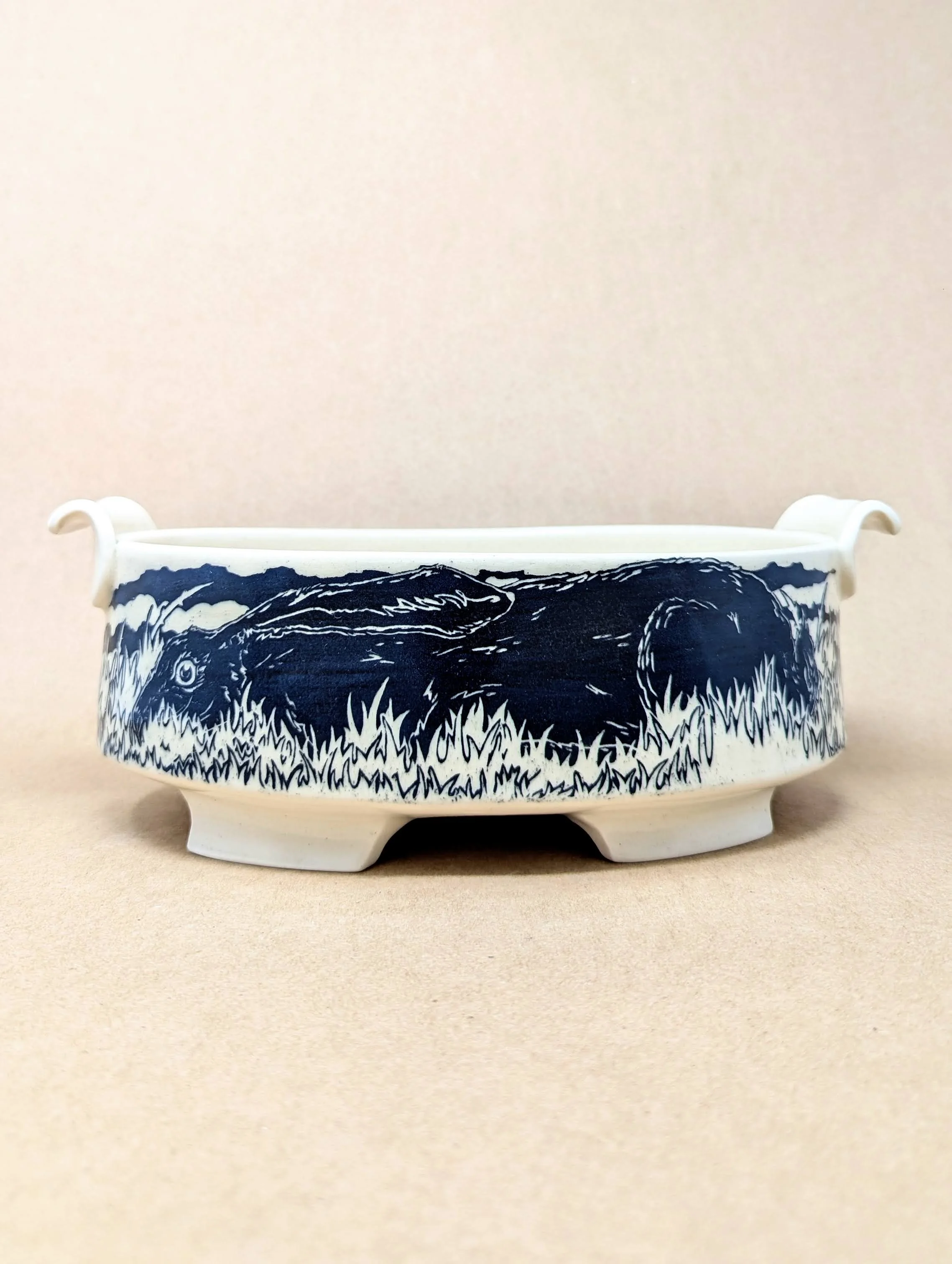 Oval Rabbit Dish
3.25x10.5x6.5"
$225