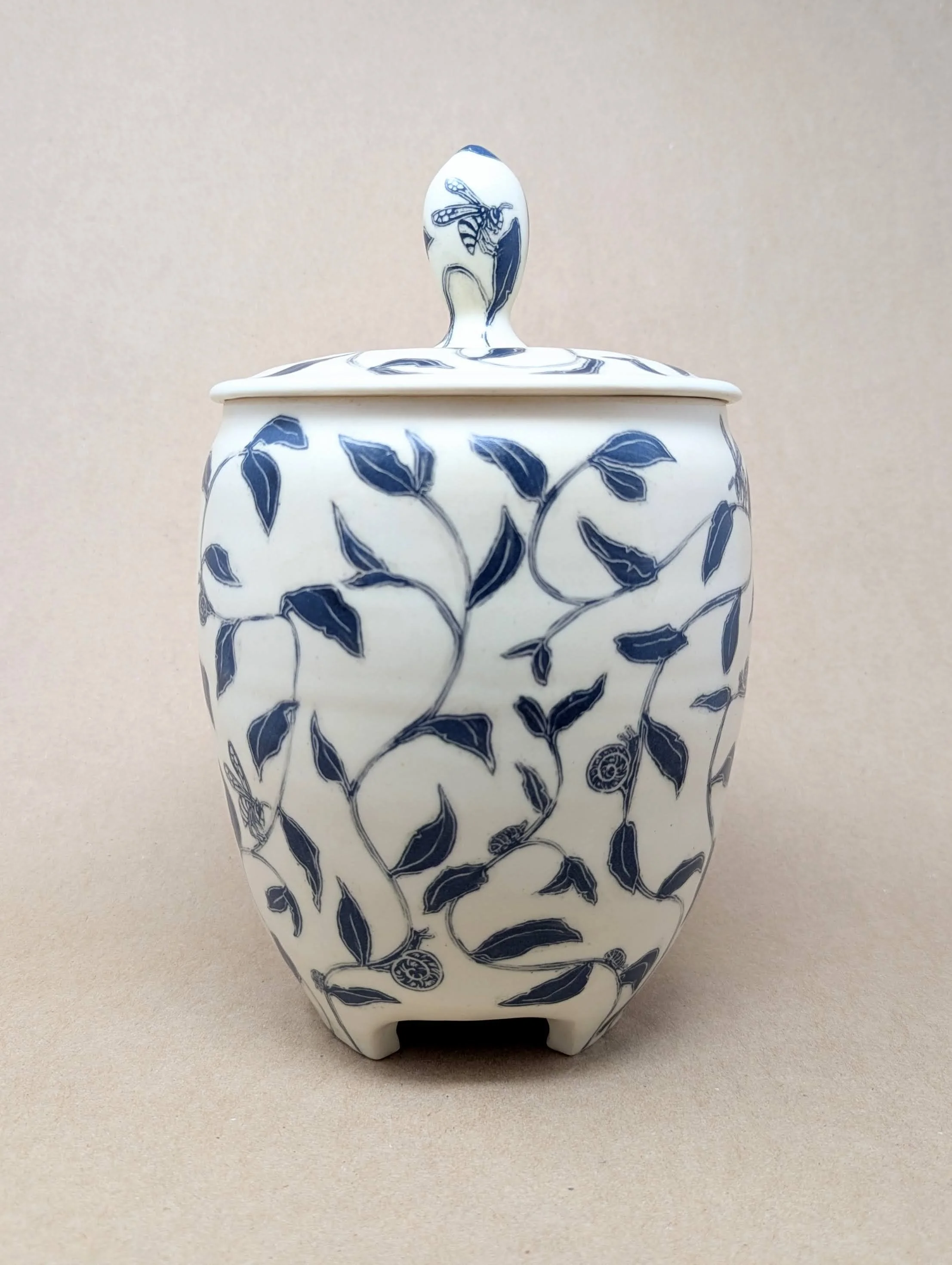 Vine Jar
9.75x6.25x6.25"
$350