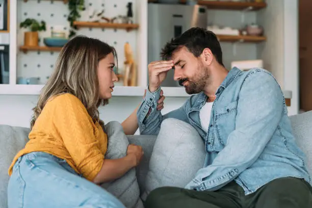 7 Signs and Solutions for the Invisible Divorce: How Couples Live Together Without Truly Connecting
