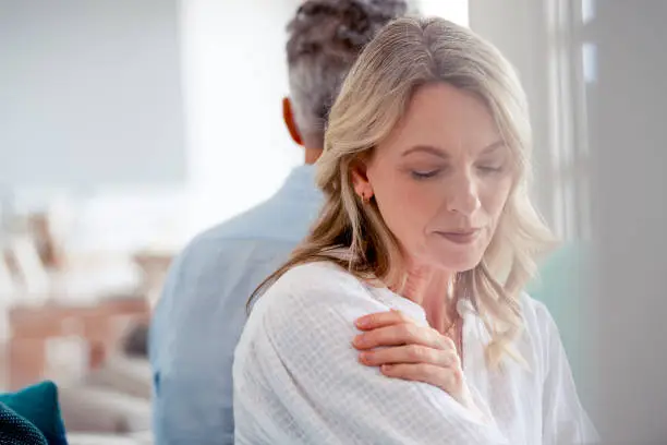 5 Reasons You Love Each Other but Feel Unhappy in Your Relationship and How to Reconnect