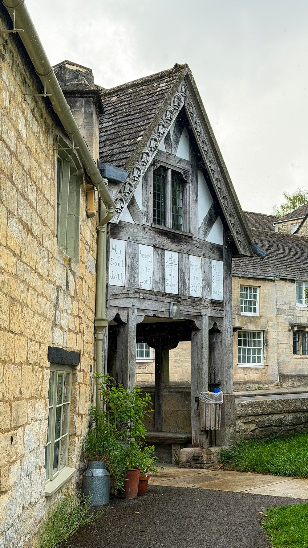 painswick-church-yard.jpg