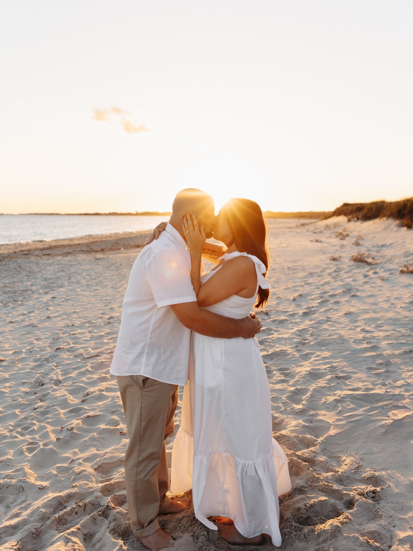 Ok, I&rsquo;m ready for epic golden hours, warm weather, and sunsets on the beach ✨🌅