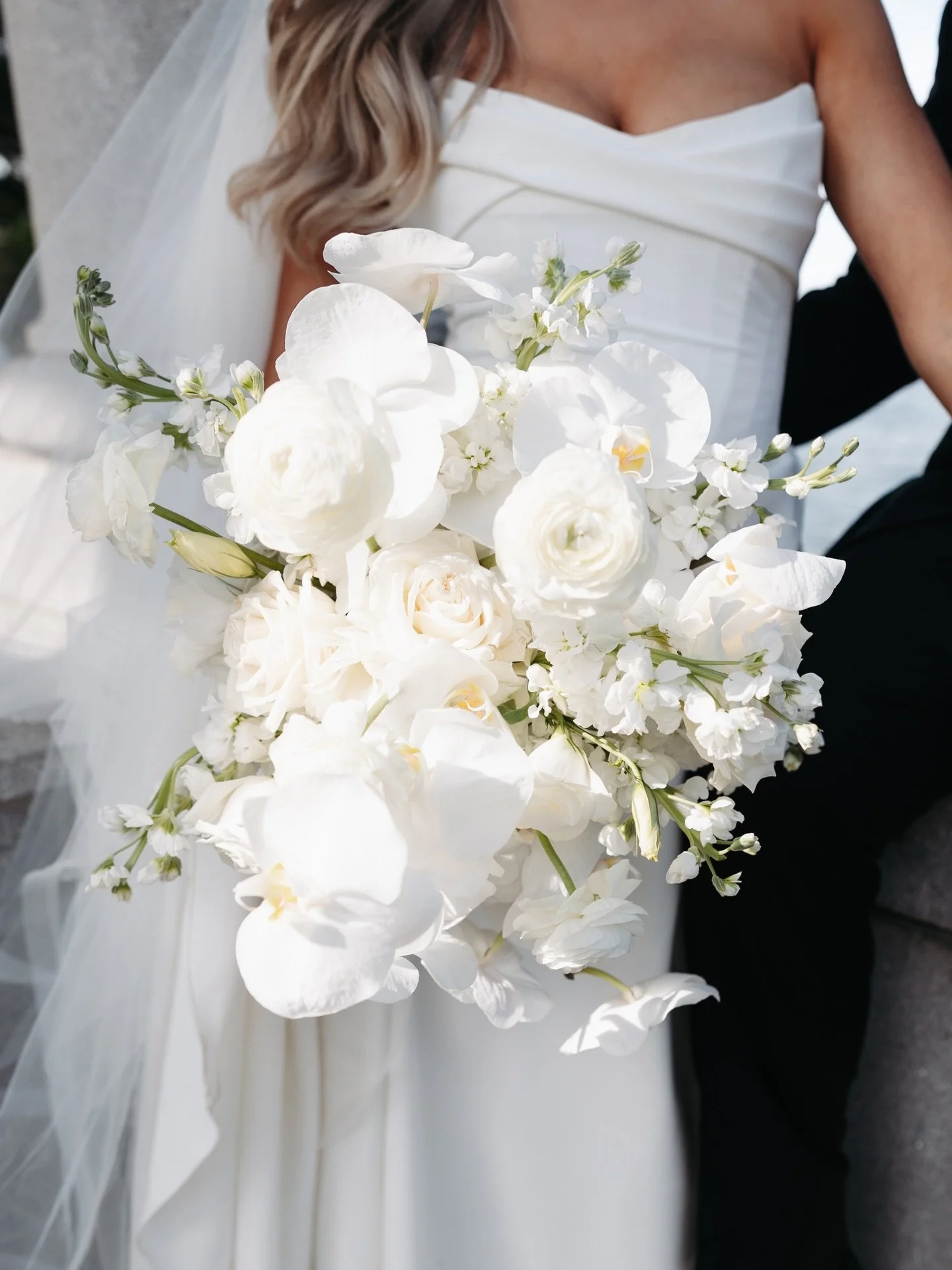 Timeless blooms with the perfect touch of elegance and class. ✨