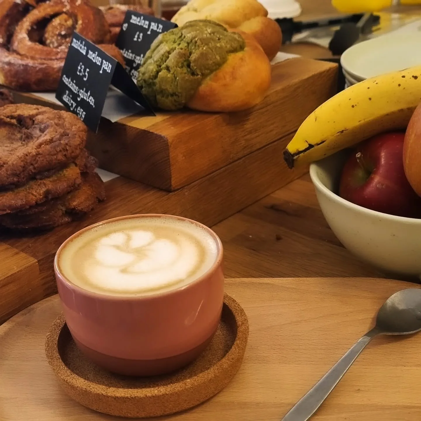 Happy last Friday of November! We're here to serve you all this weekend with coffee, pastries, toasties and onigiri! 

Don't forget our 2-for-1 special on teas this week too!

See you this weekend!

❤️❤️❤️❤️

#cottonscoffee #peckham #coffeeshop #melo