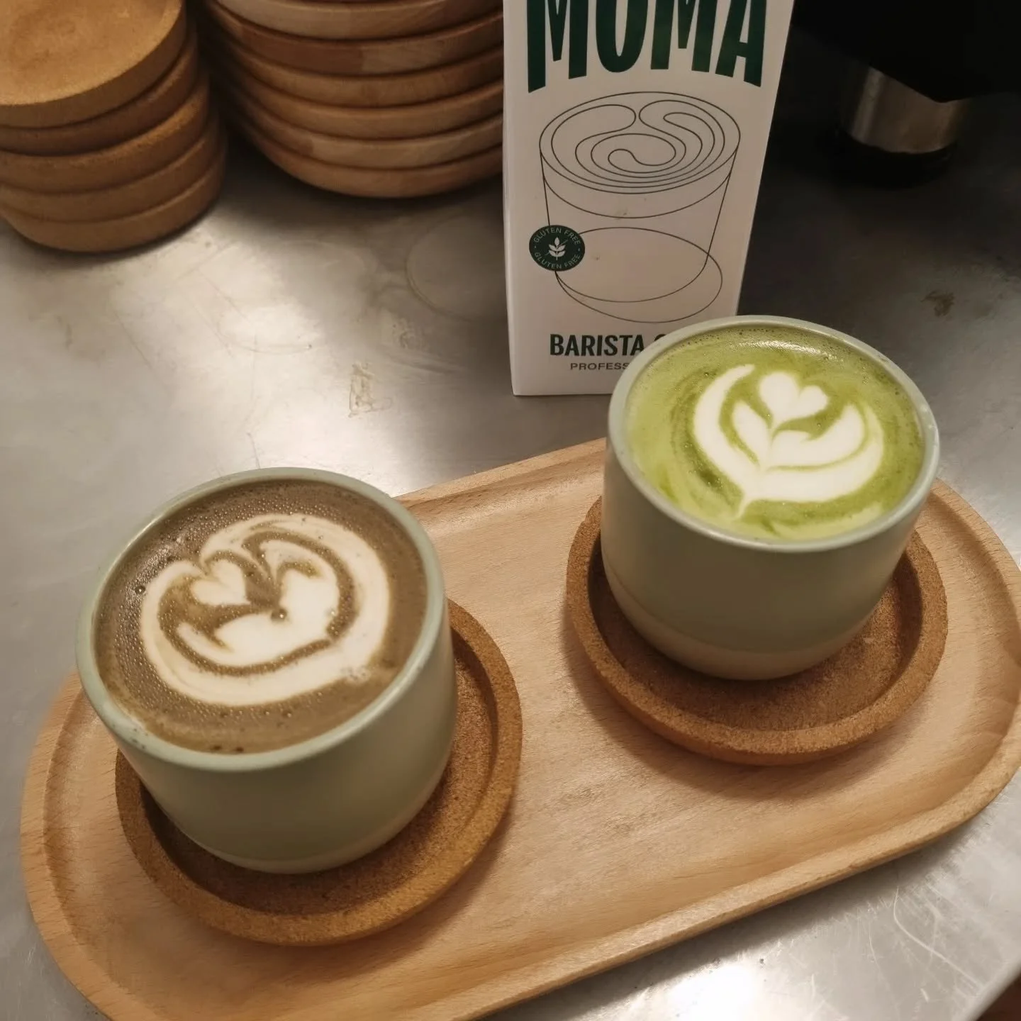 抹茶ラテとほうじ茶ラテ🍵