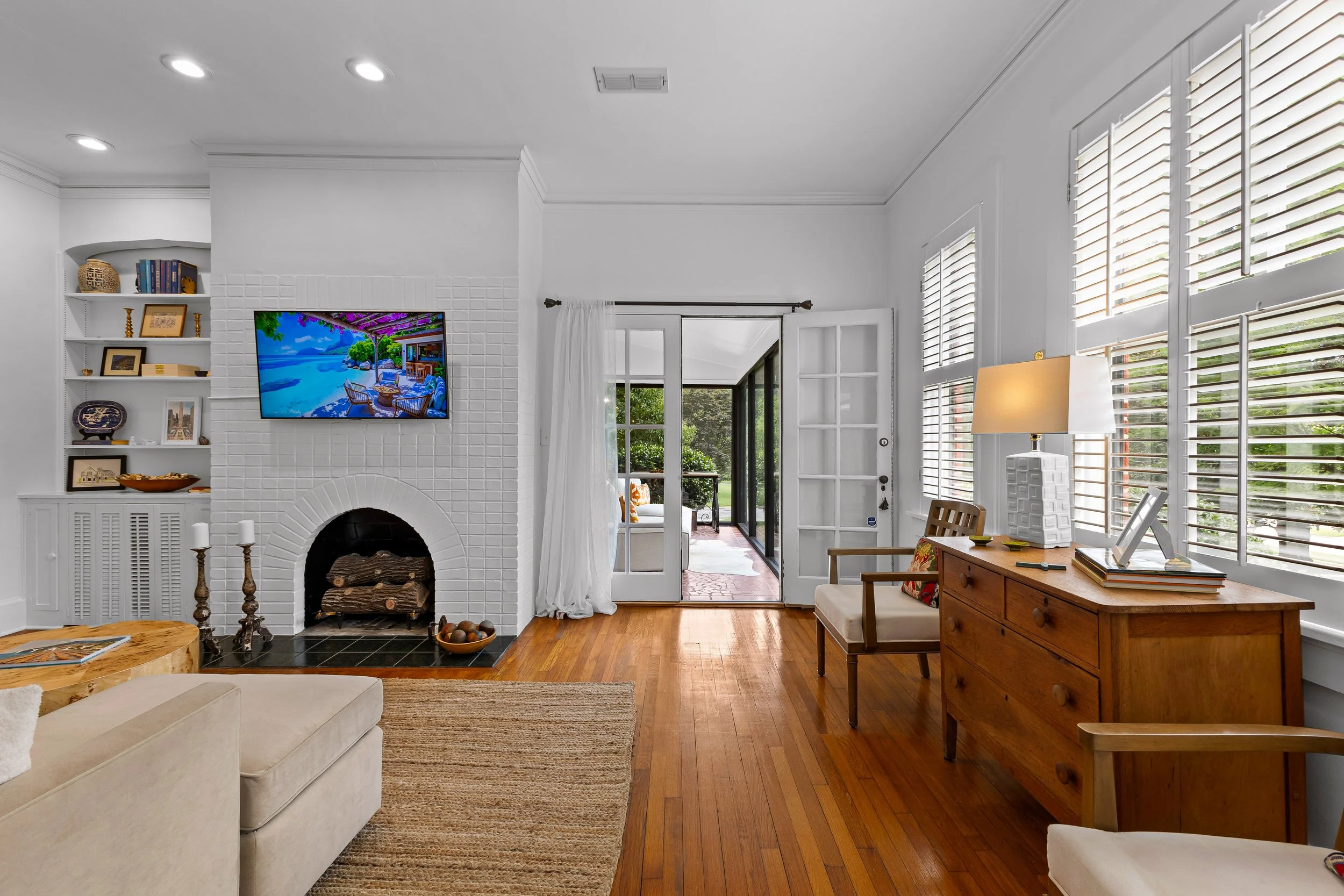 305 Waverly Way-11.jpg