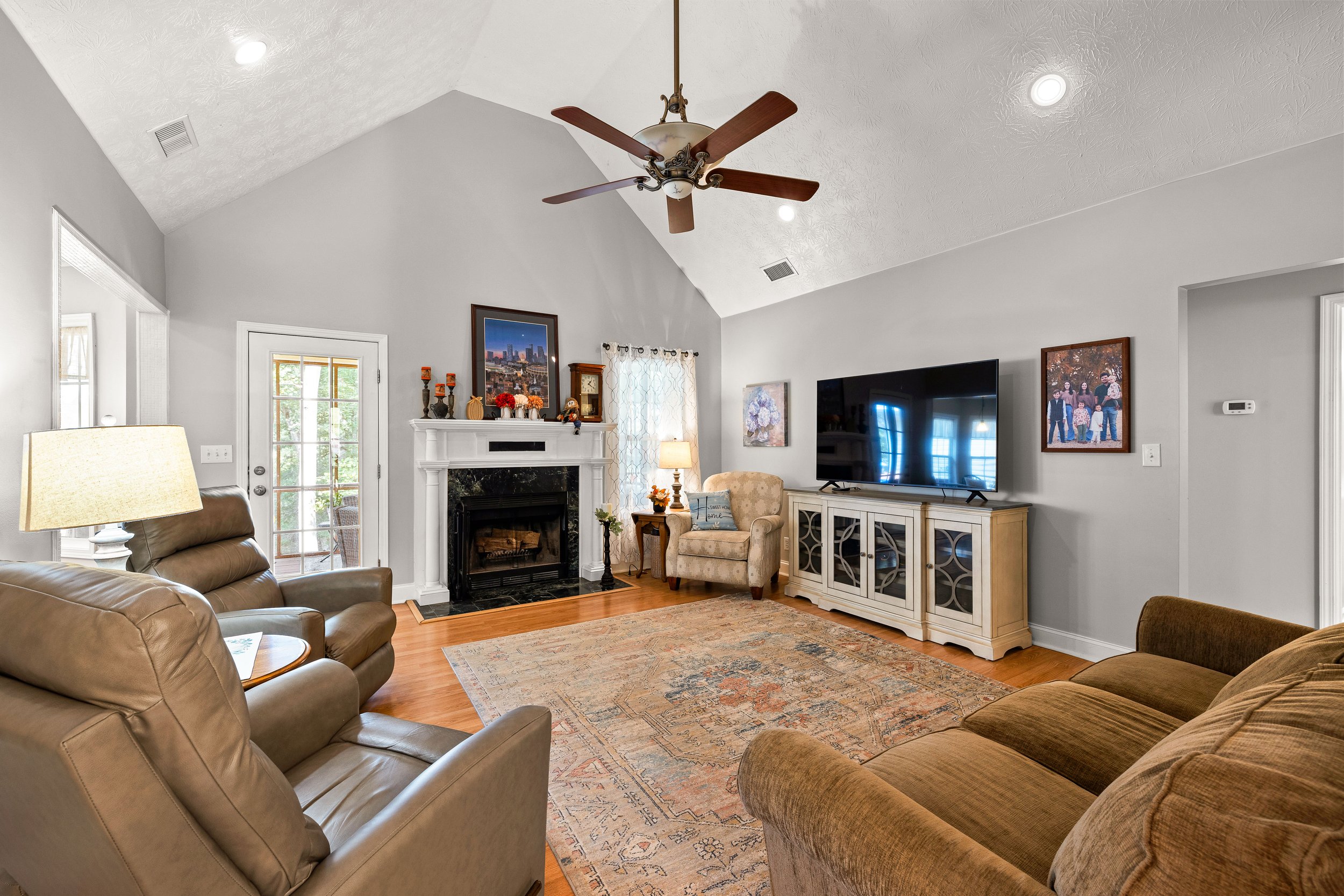 114 Copper Creek Dr-15.jpg