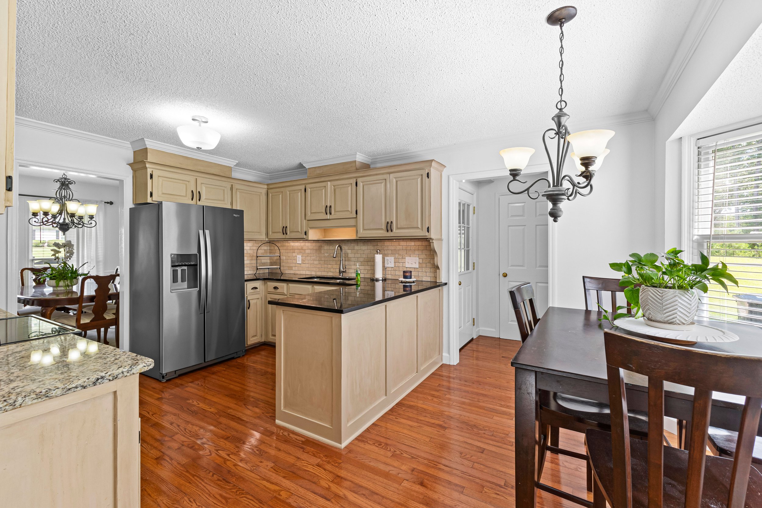 100 Merrill Dr-28.jpg