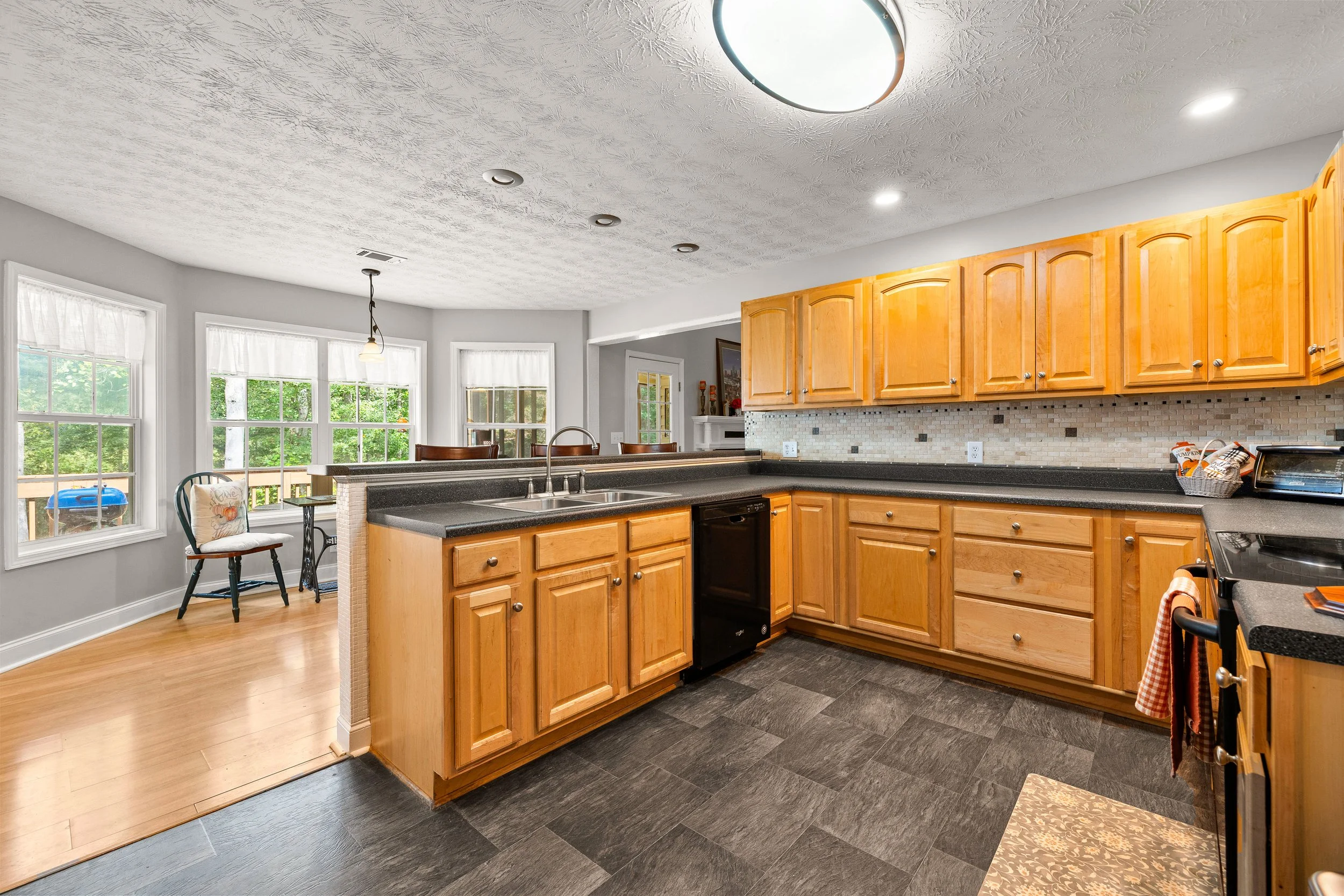 114 Copper Creek Dr-22b.jpg